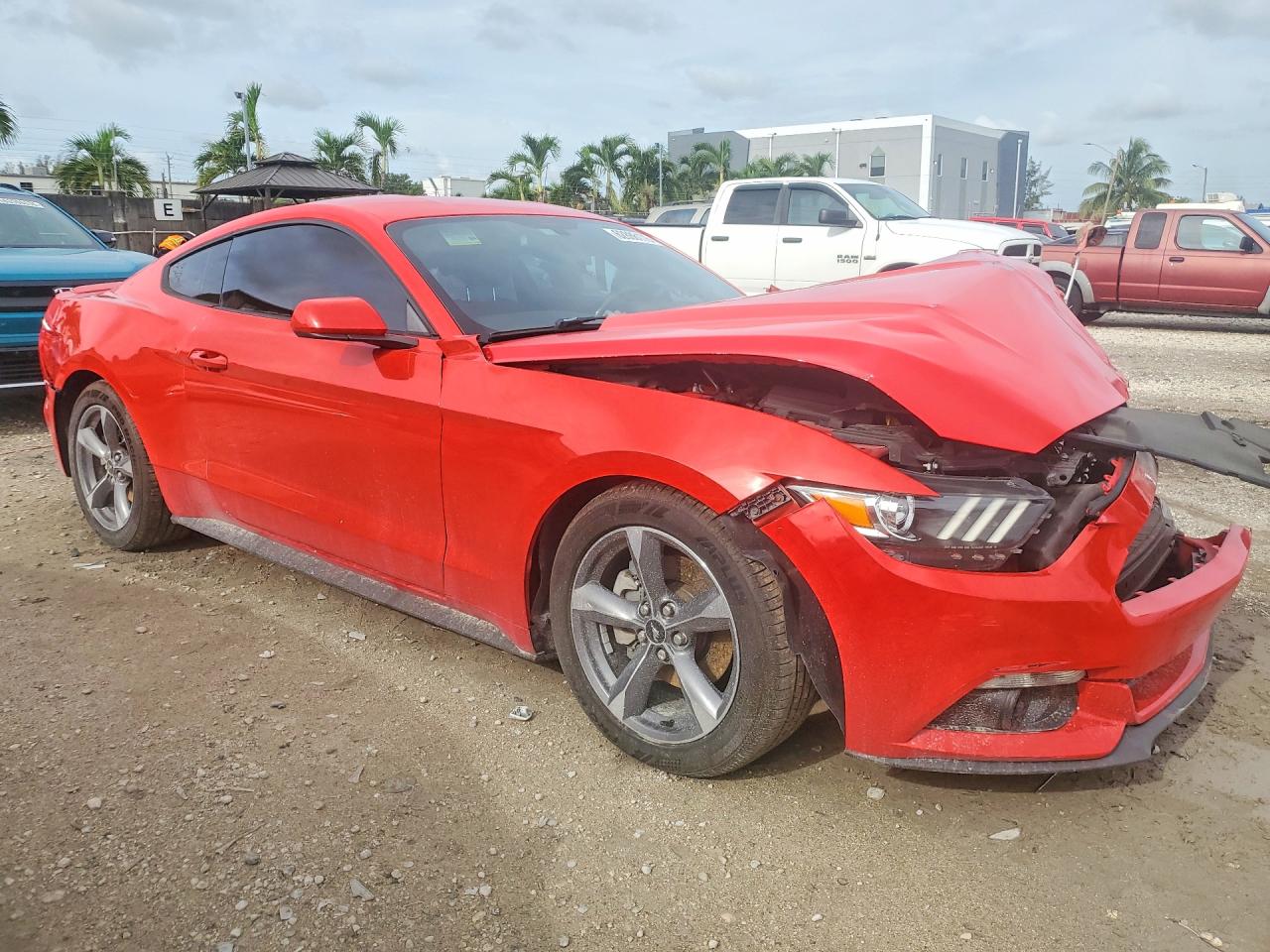 2015 Ford Mustang Red vin: 1FA6P8AM6F5330426