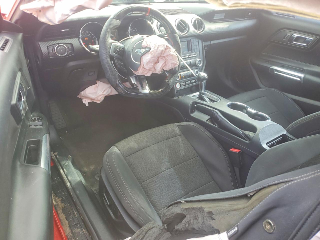 2015 Ford Mustang Red vin: 1FA6P8AM6F5330426