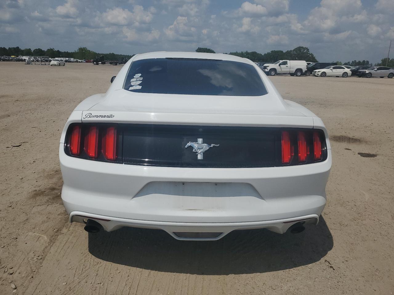 2015 Ford Mustang White vin: 1FA6P8AM6F5391713