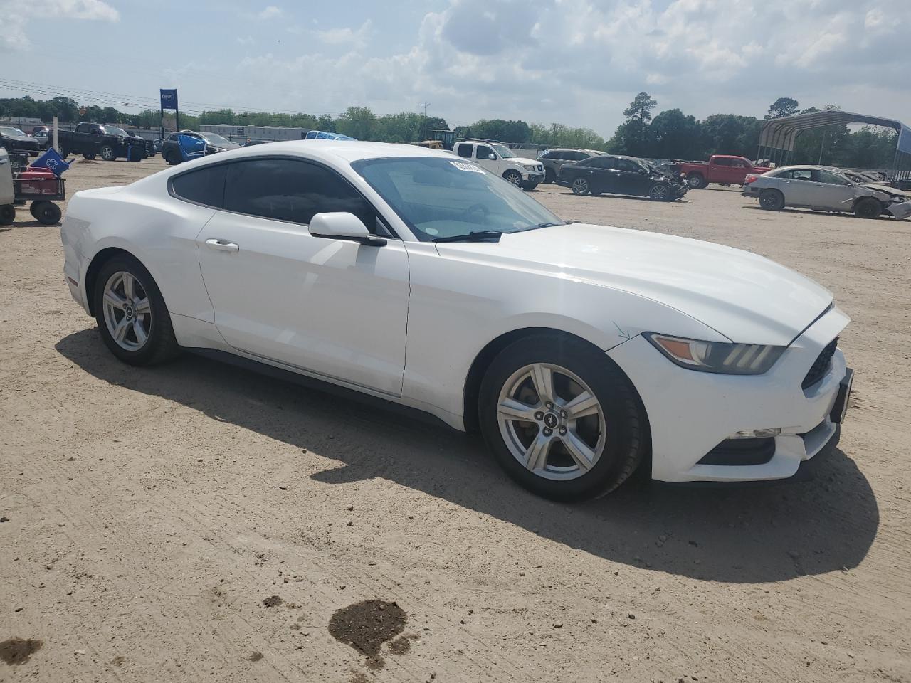 2015 Ford Mustang White vin: 1FA6P8AM6F5391713