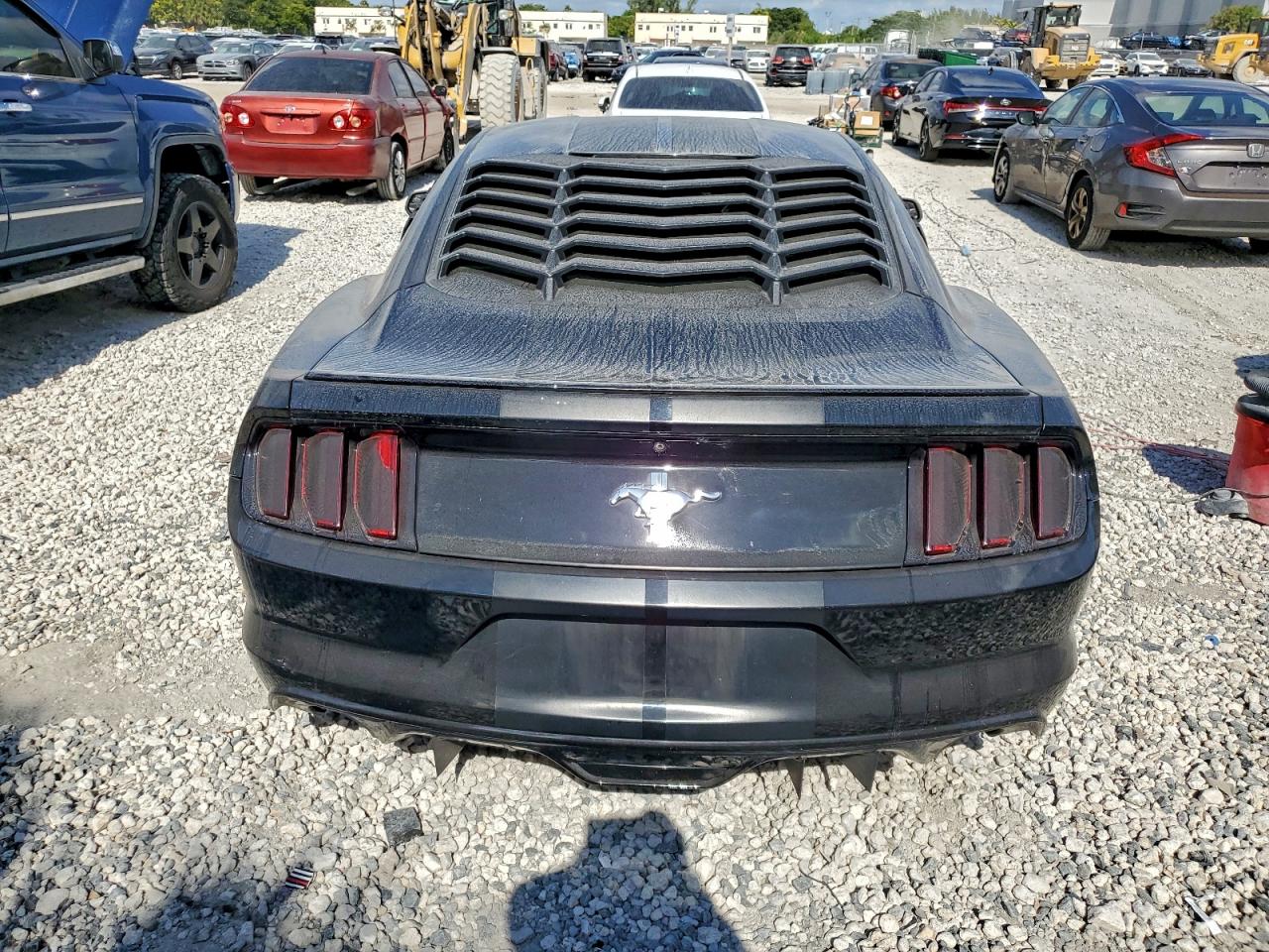 2015 Ford Mustang Черный vin: 1FA6P8AM7F5309178