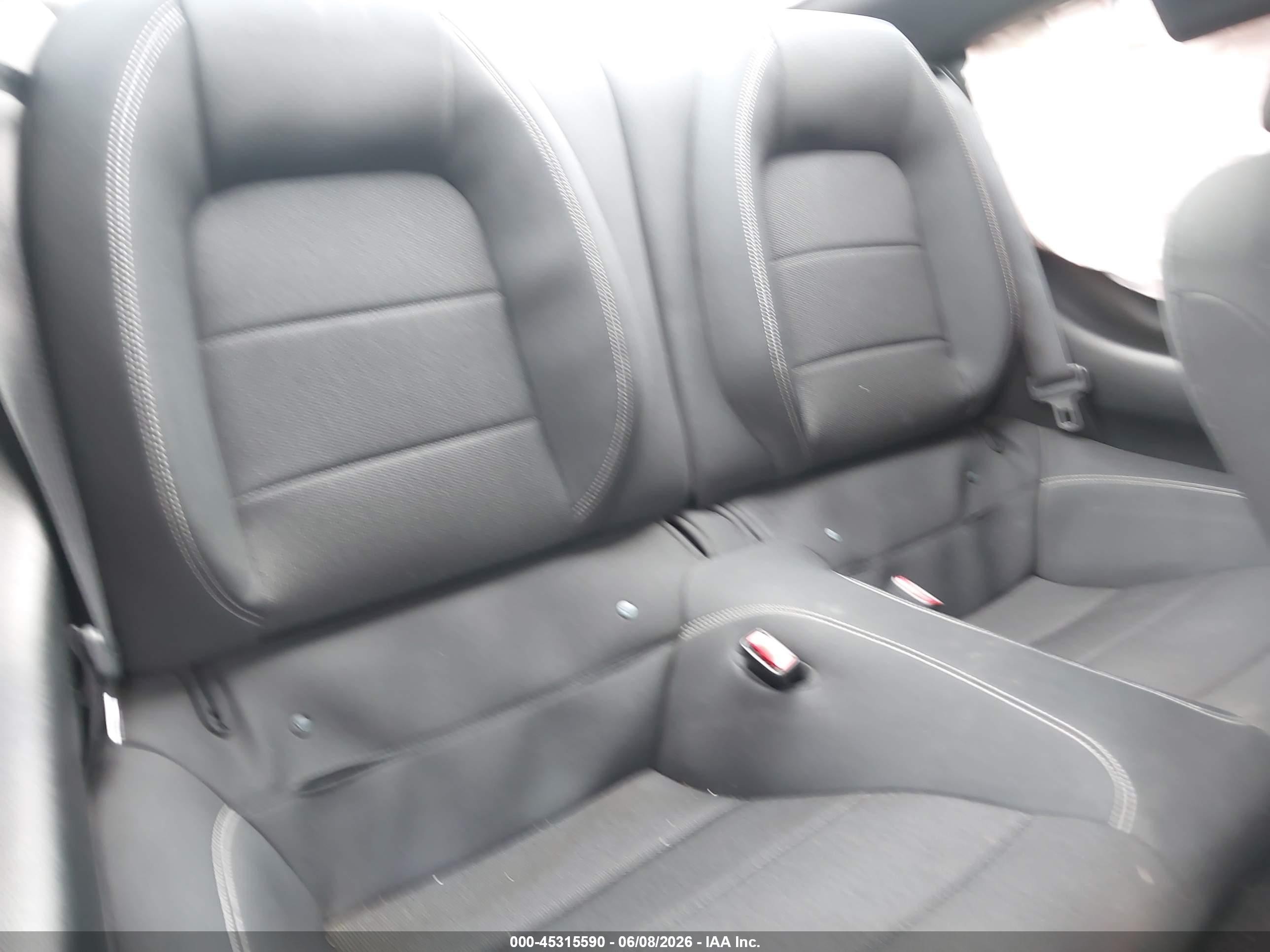 2015 Ford Mustang V6 White vin: 1FA6P8AM7F5328720