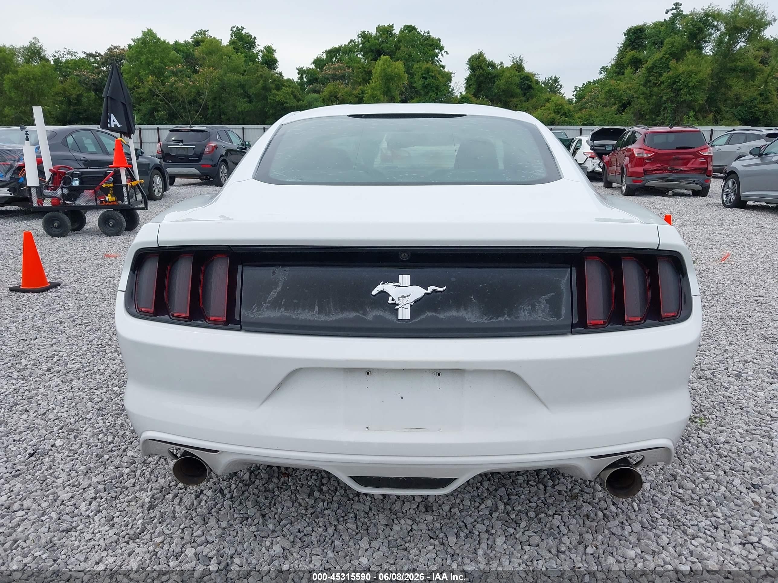 2015 Ford Mustang V6 White vin: 1FA6P8AM7F5328720