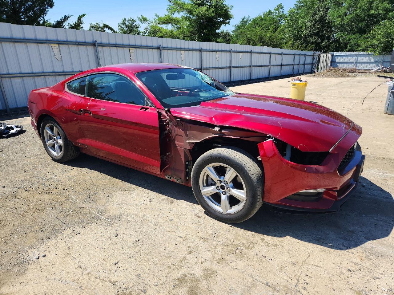2015 Ford Mustang Red vin: 1FA6P8AM7F5384754