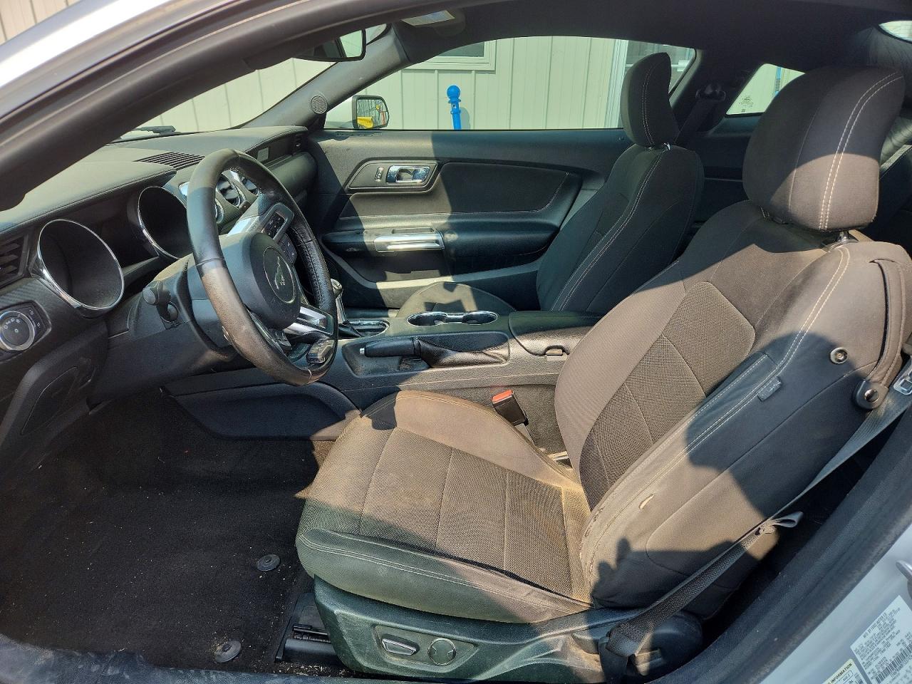 2015 Ford Mustang Серебряный vin: 1FA6P8AM8F5337426