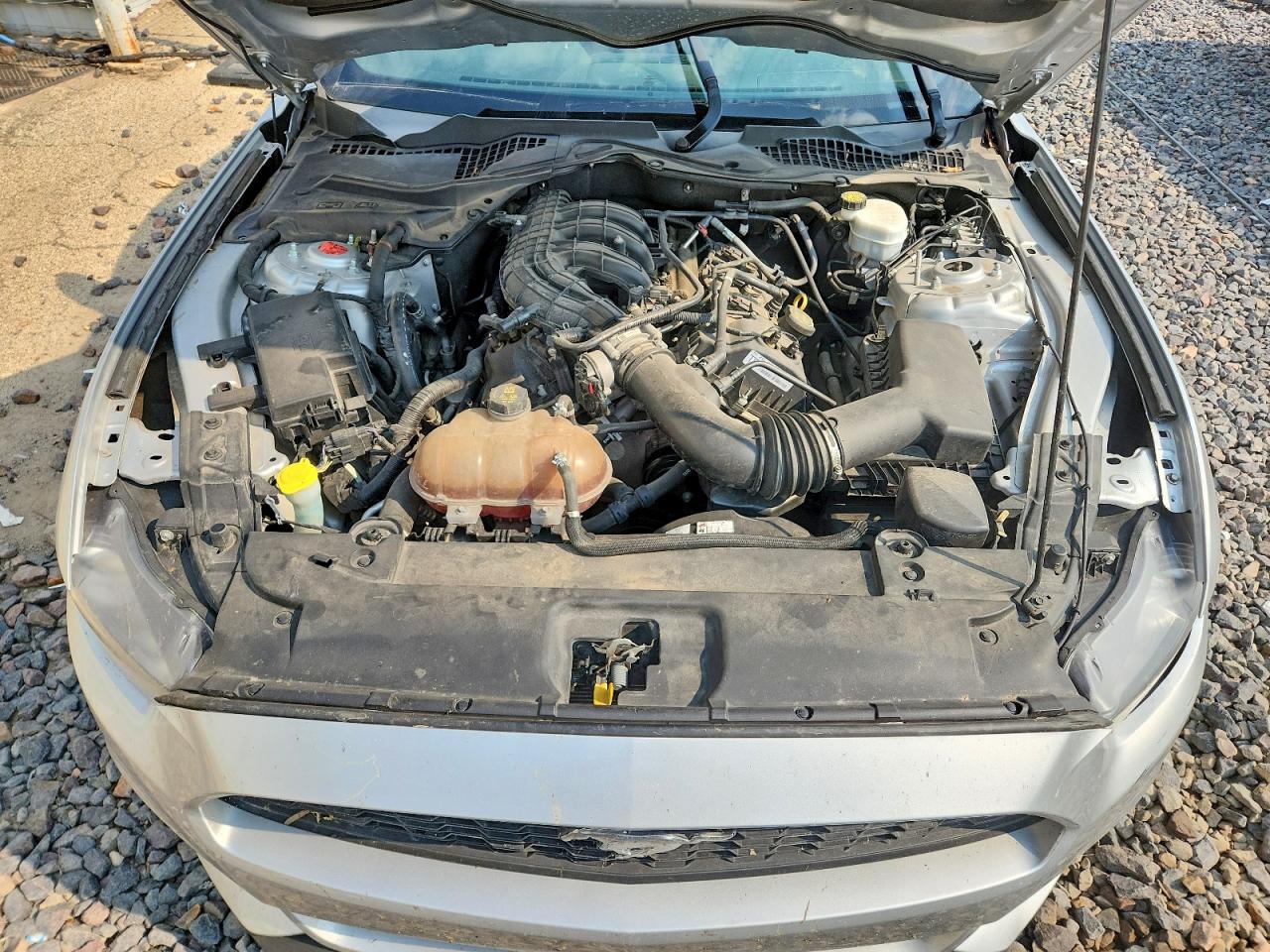 2015 Ford Mustang Серебряный vin: 1FA6P8AM8F5337426