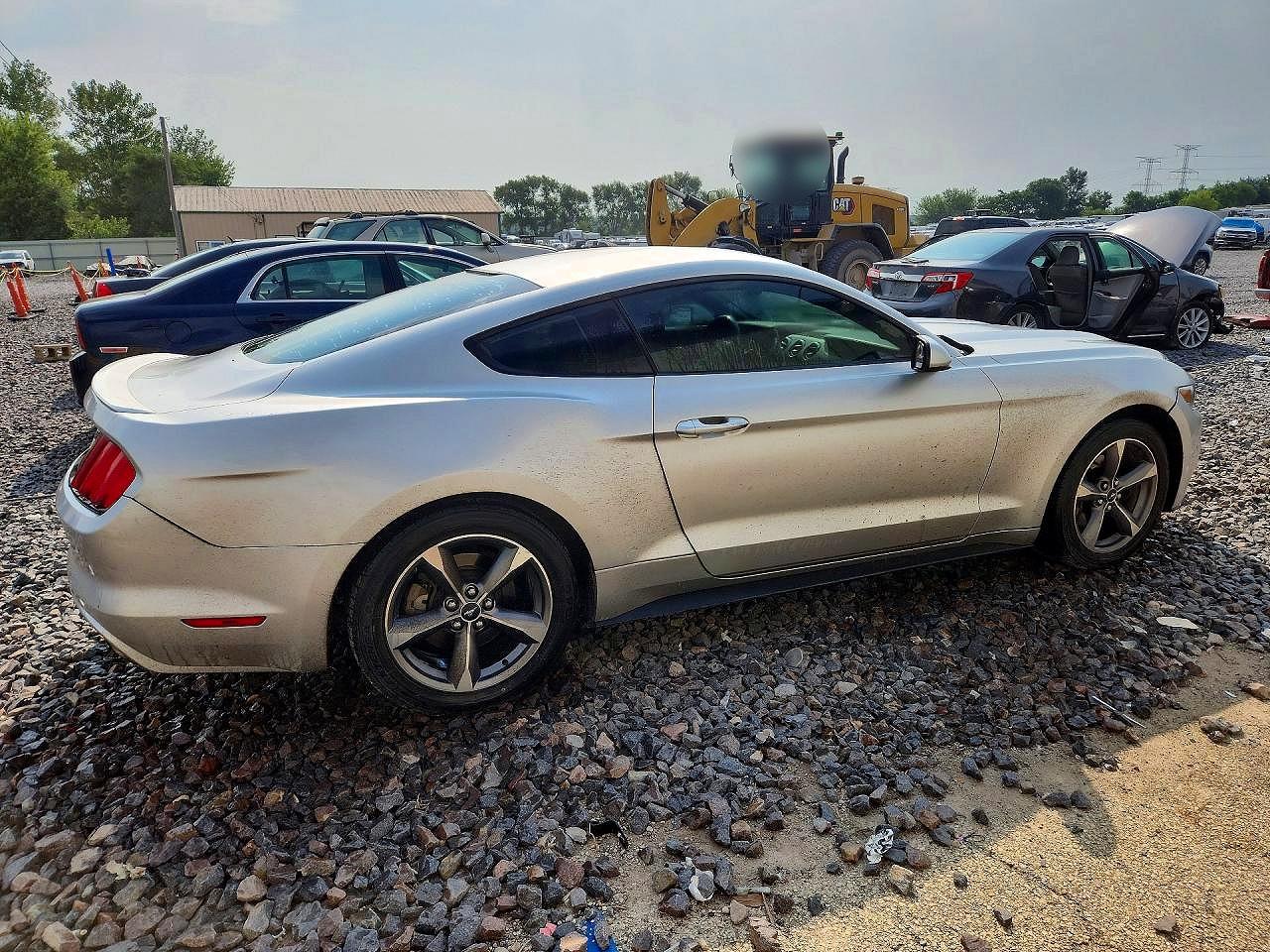 2015 Ford Mustang Серебряный vin: 1FA6P8AM8F5337426