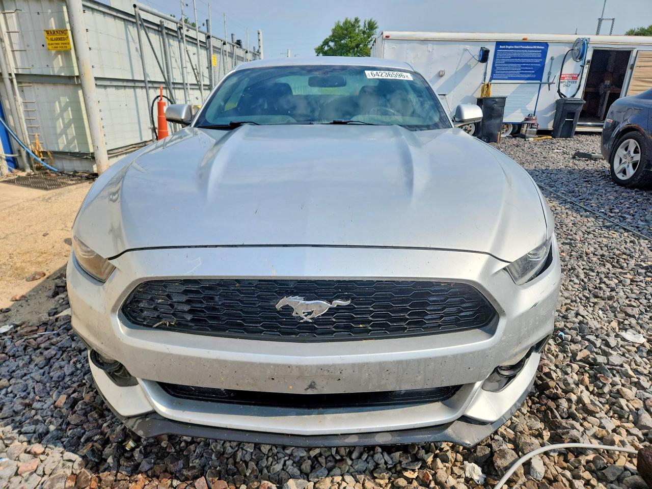 2015 Ford Mustang Серебряный vin: 1FA6P8AM8F5337426