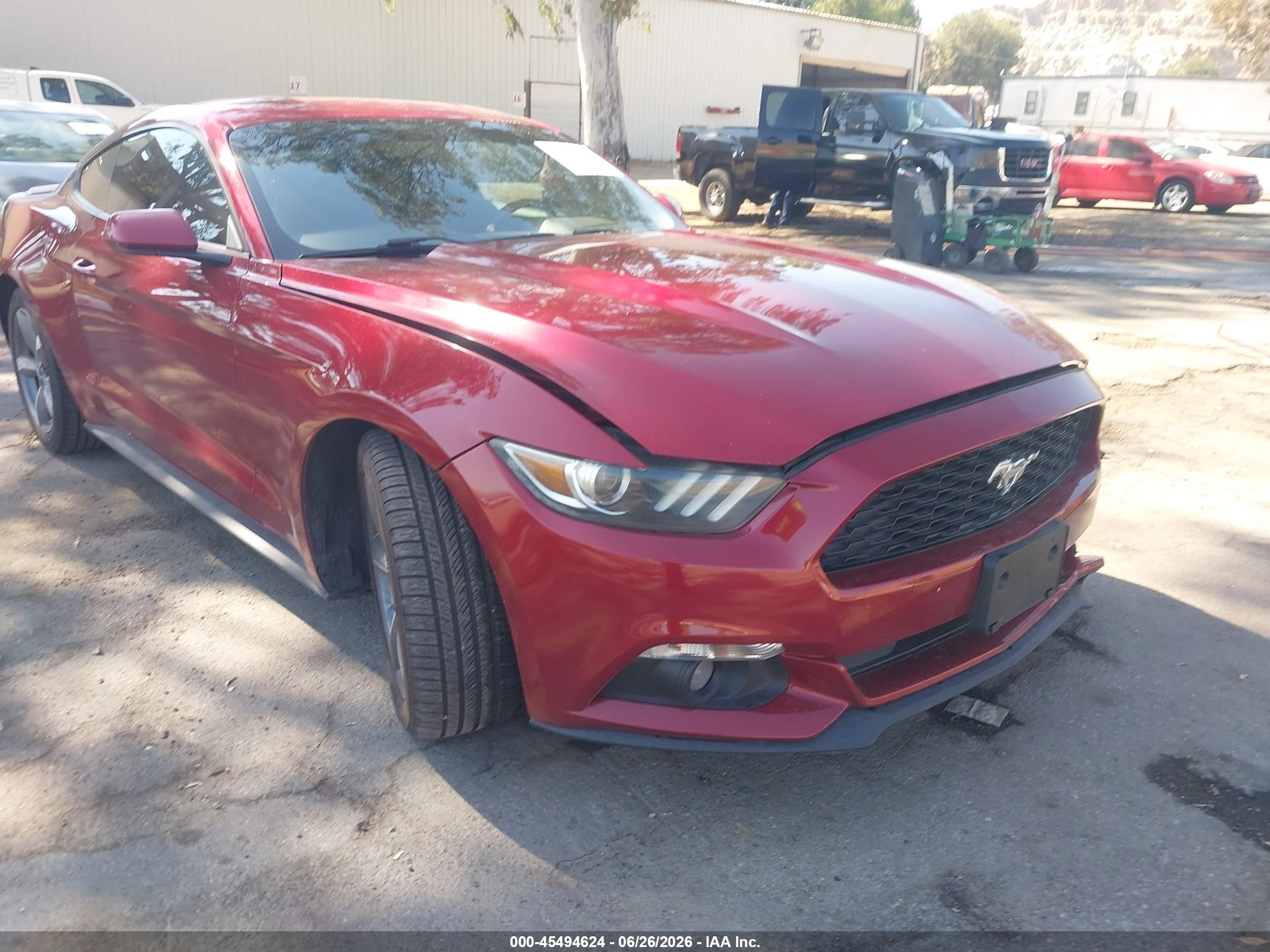 2015 Ford Mustang V6 Red vin: 1FA6P8AM8F5338768