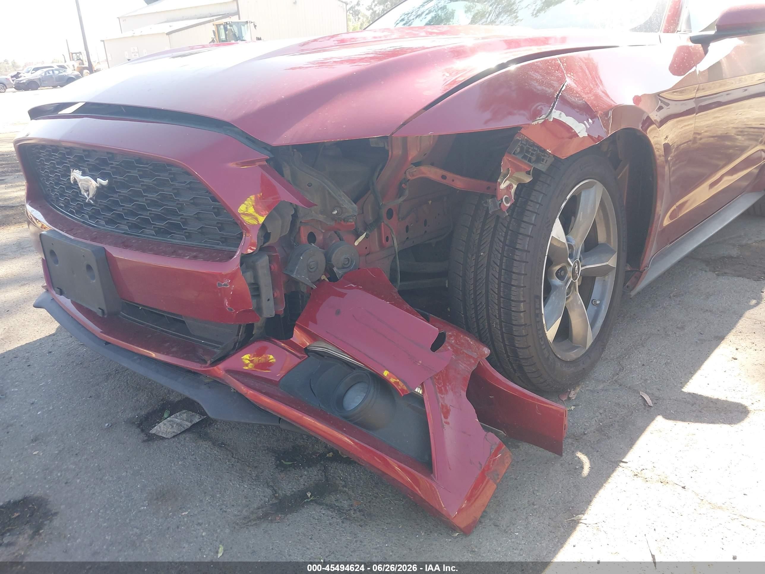 2015 Ford Mustang V6 Red vin: 1FA6P8AM8F5338768