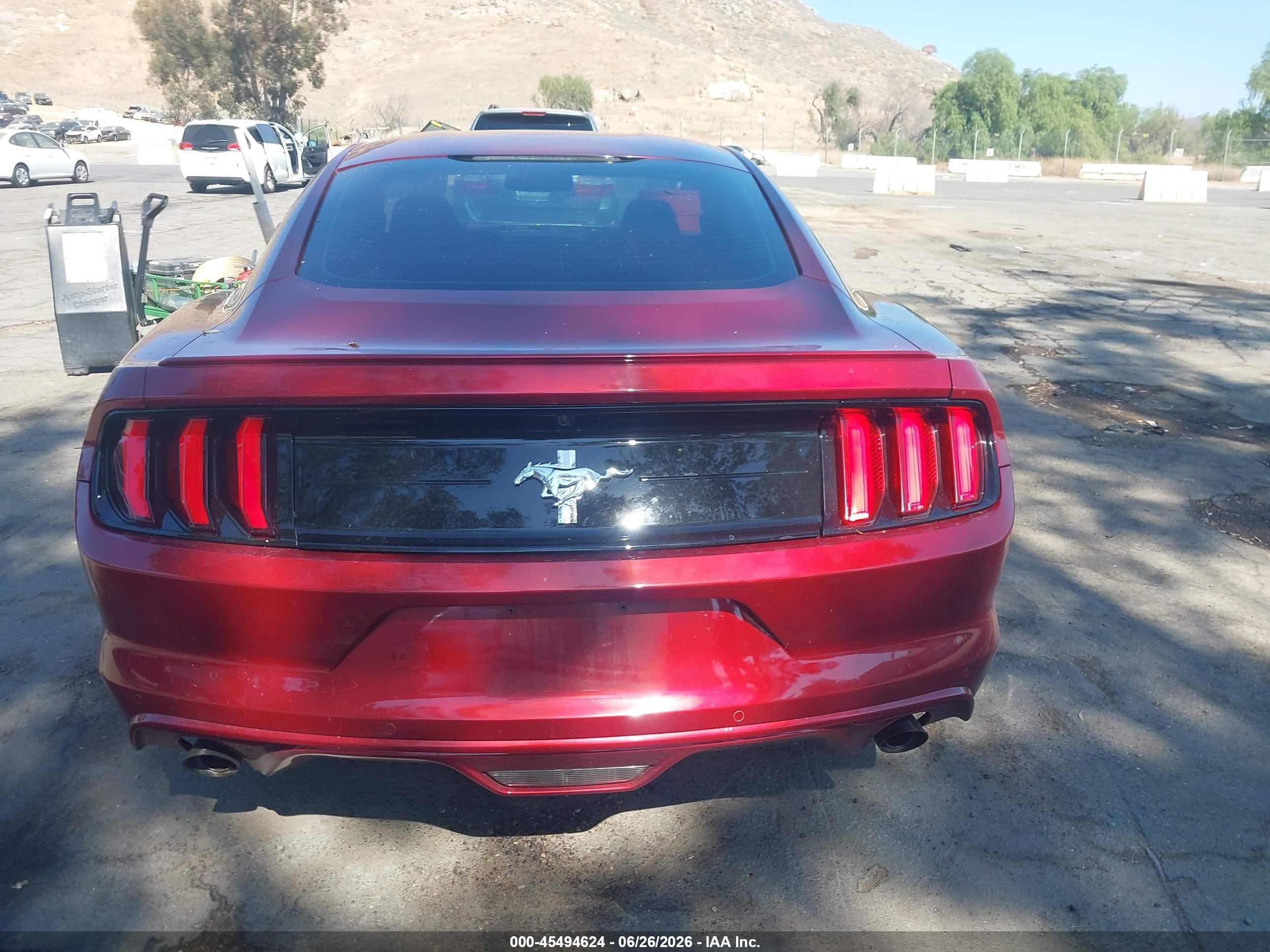 2015 Ford Mustang V6 Red vin: 1FA6P8AM8F5338768