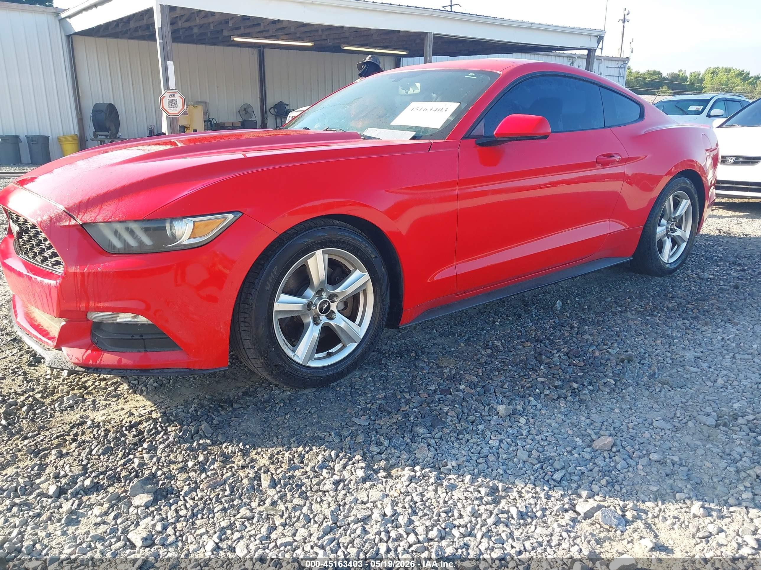 2015 Ford Mustang V6 Красный vin: 1FA6P8AM8F5340570