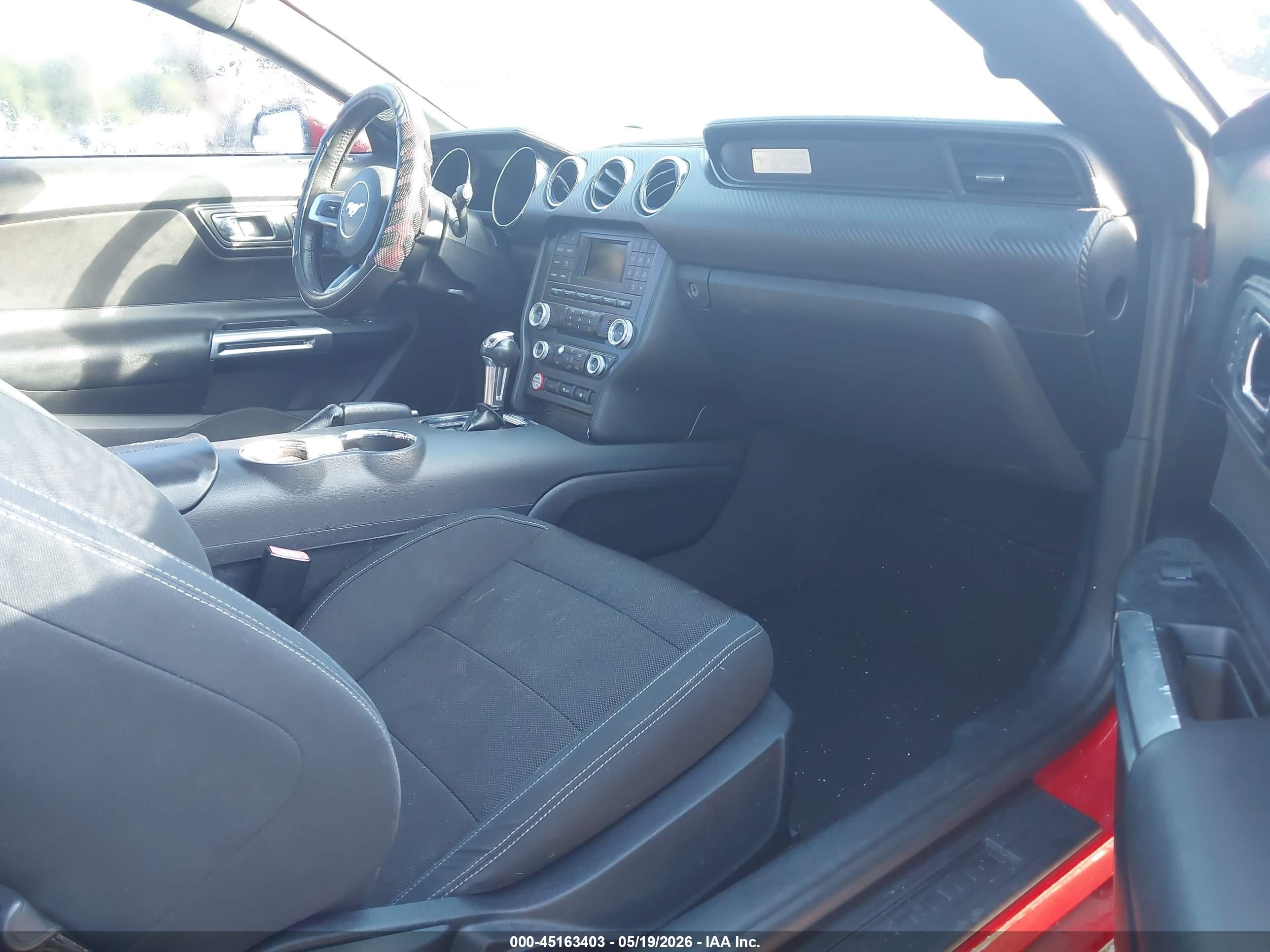 2015 Ford Mustang V6 Красный vin: 1FA6P8AM8F5340570
