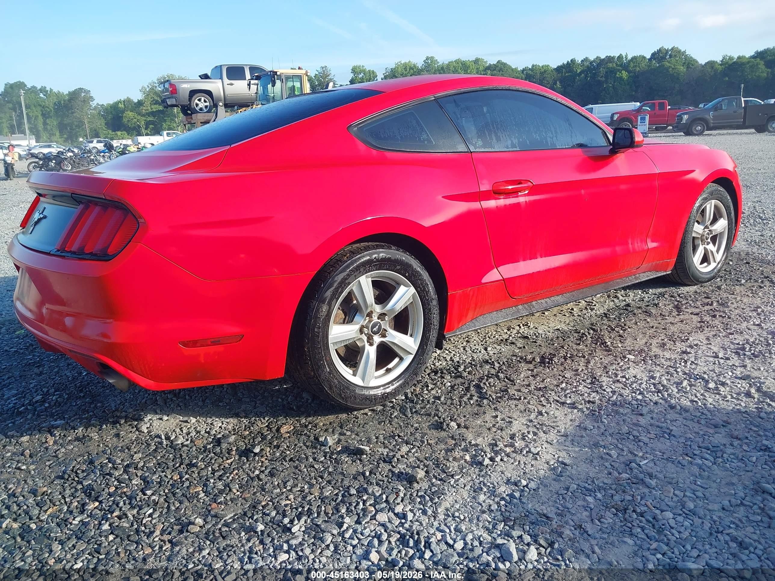 2015 Ford Mustang V6 Красный vin: 1FA6P8AM8F5340570