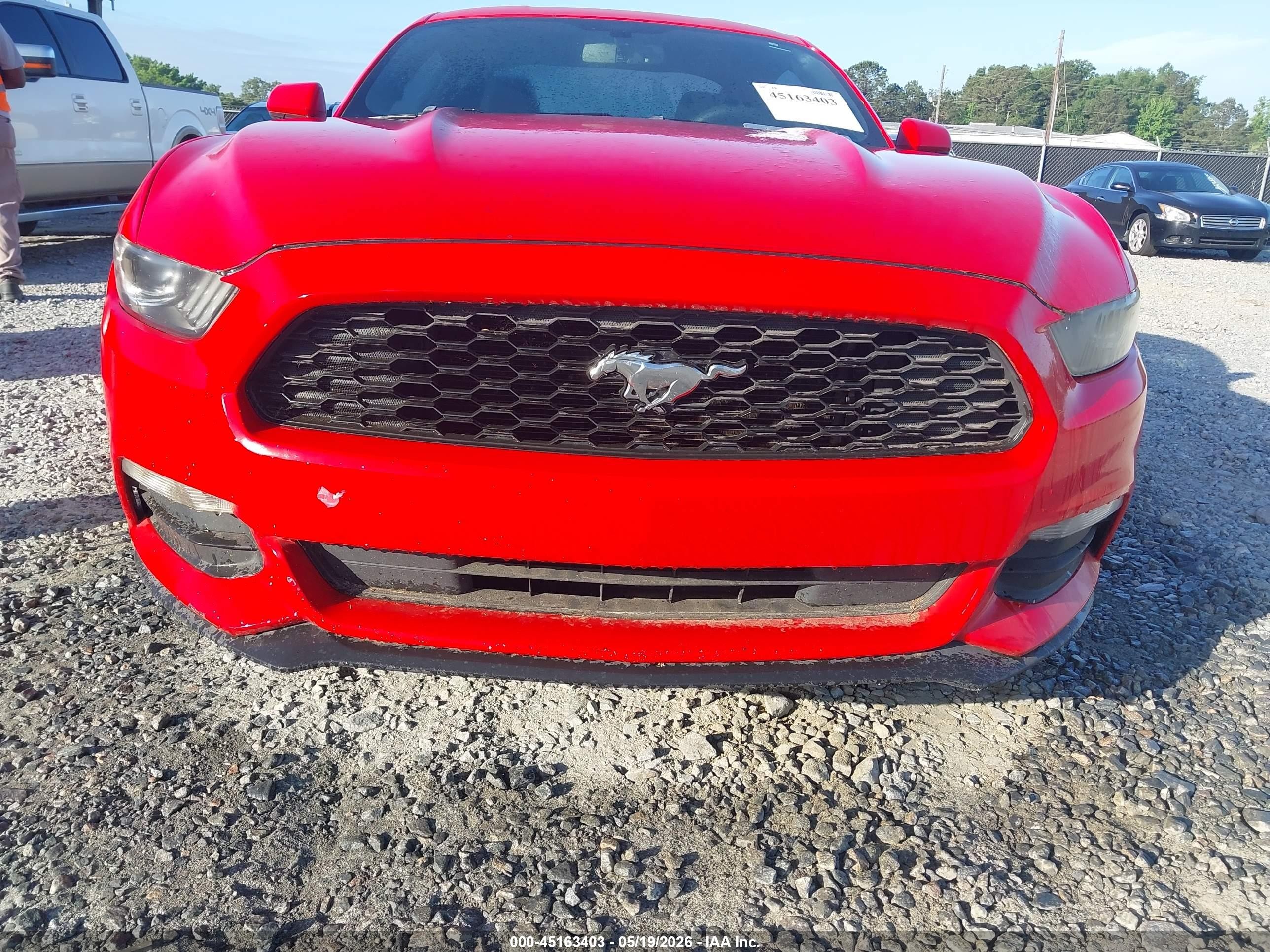 2015 Ford Mustang V6 Красный vin: 1FA6P8AM8F5340570