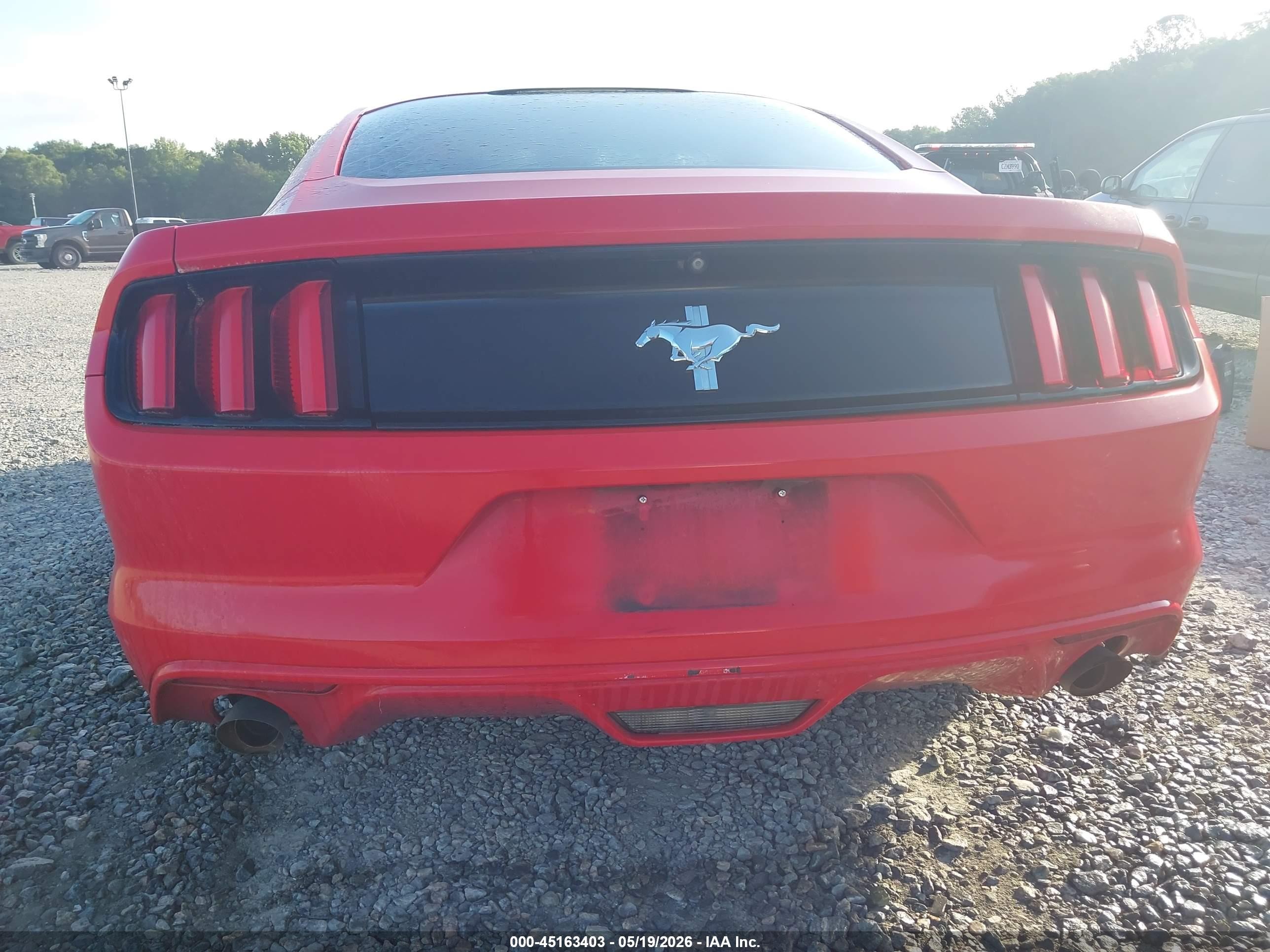 2015 Ford Mustang V6 Красный vin: 1FA6P8AM8F5340570