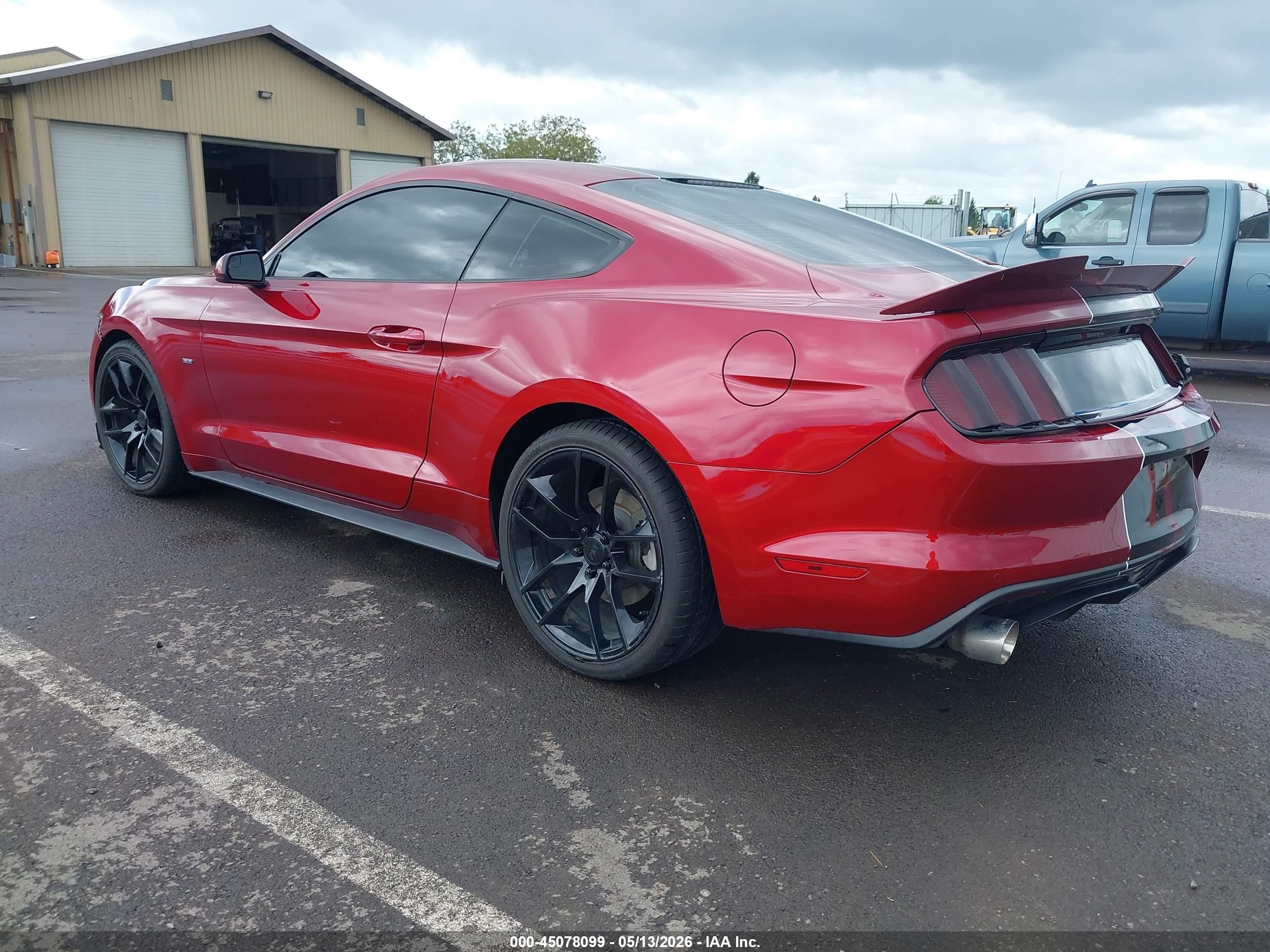2015 Ford Mustang V6 Красный vin: 1FA6P8AM8F5409242