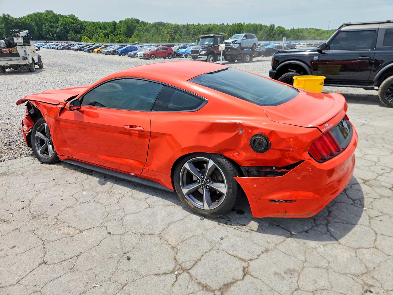 2015 Ford Mustang Orange vin: 1FA6P8AM9F5315029