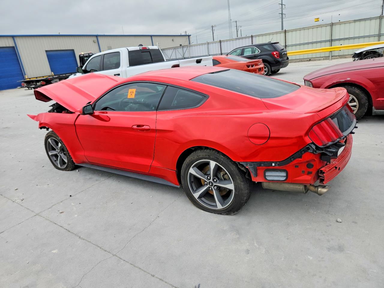 2015 Ford Mustang Red vin: 1FA6P8AM9F5318027