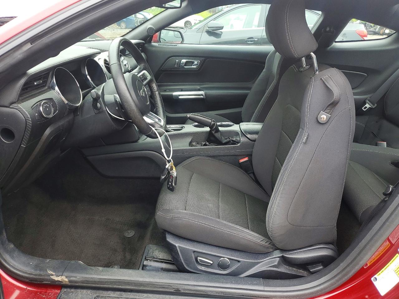 2015 Ford Mustang Red vin: 1FA6P8AM9F5381208