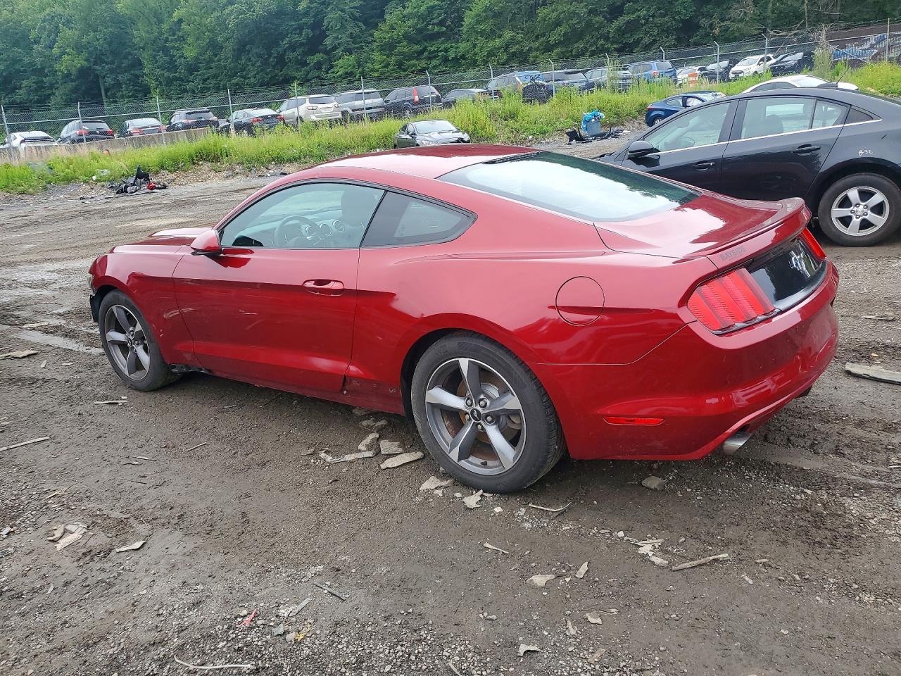 2015 Ford Mustang Red vin: 1FA6P8AM9F5381208