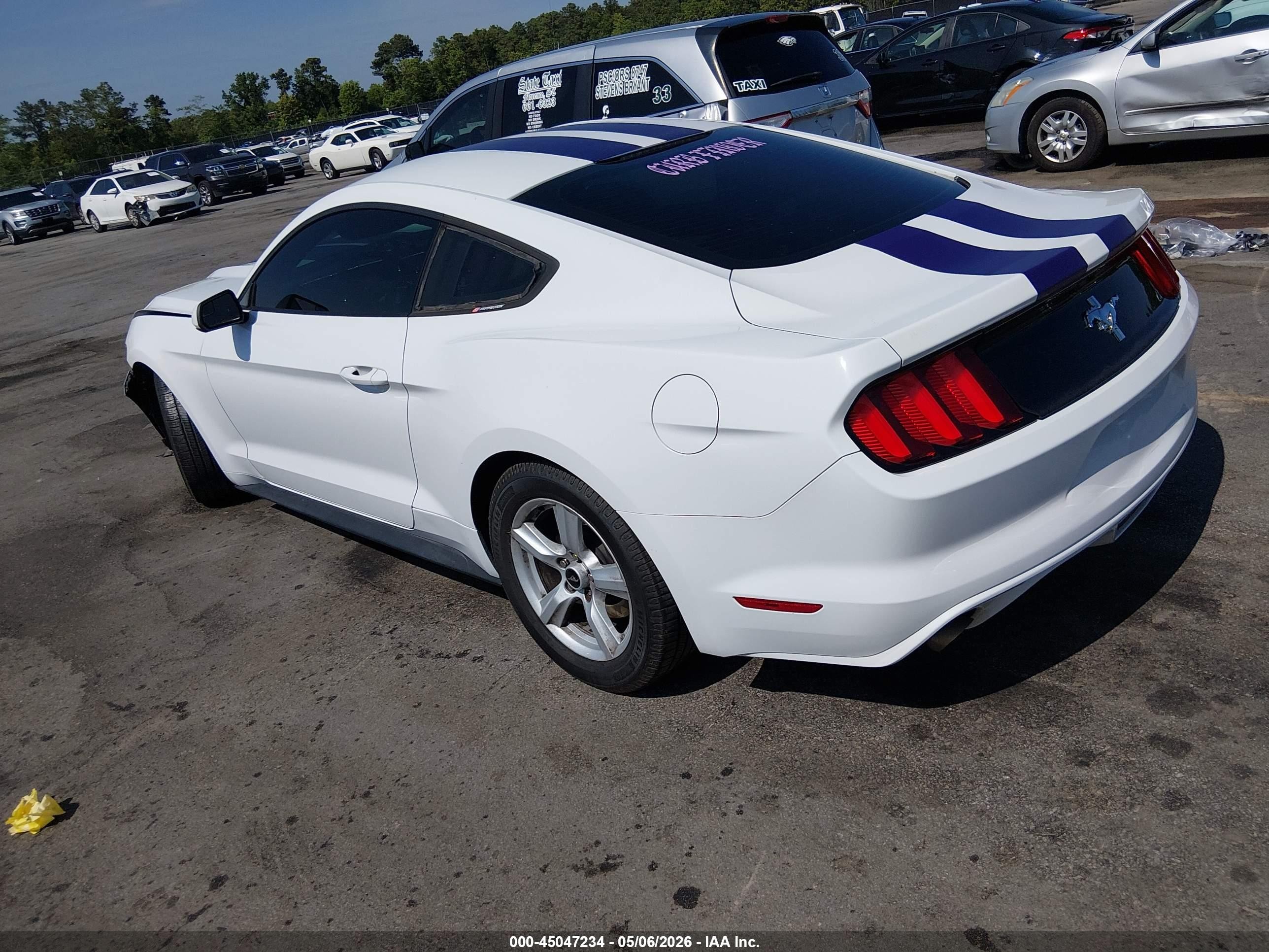 2015 Ford Mustang V6 White vin: 1FA6P8AM9F5402221