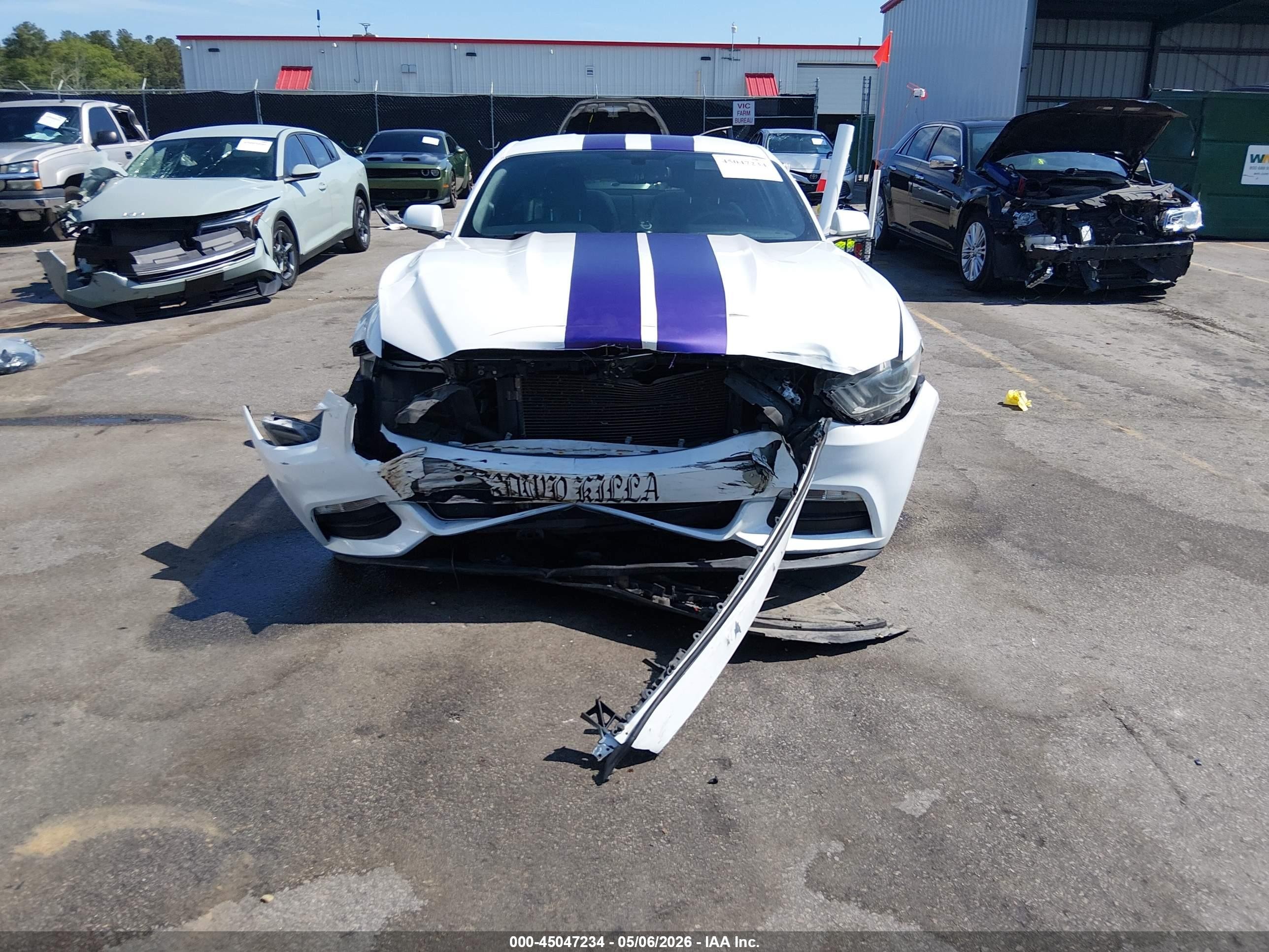 2015 Ford Mustang V6 White vin: 1FA6P8AM9F5402221