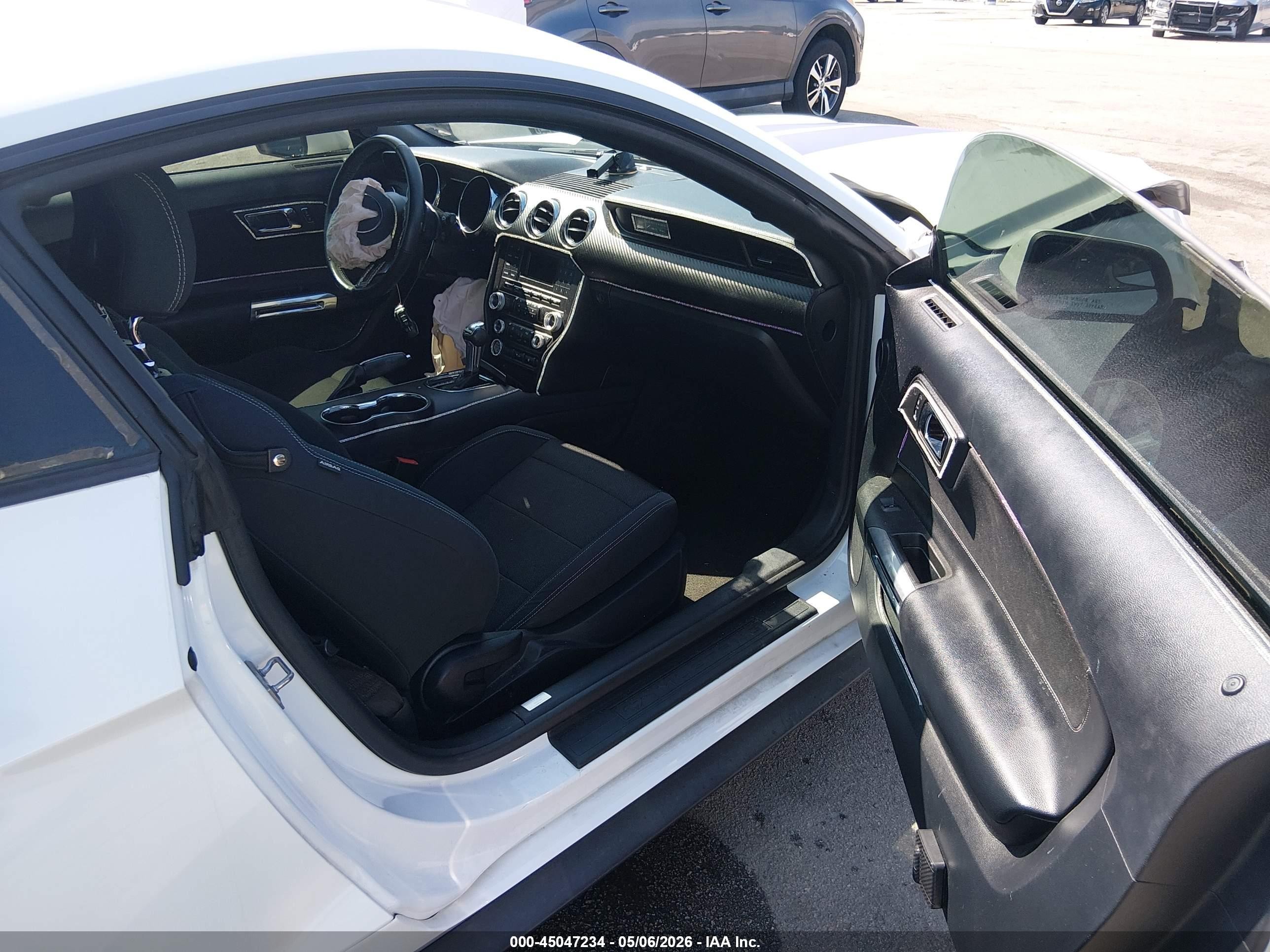 2015 Ford Mustang V6 White vin: 1FA6P8AM9F5402221