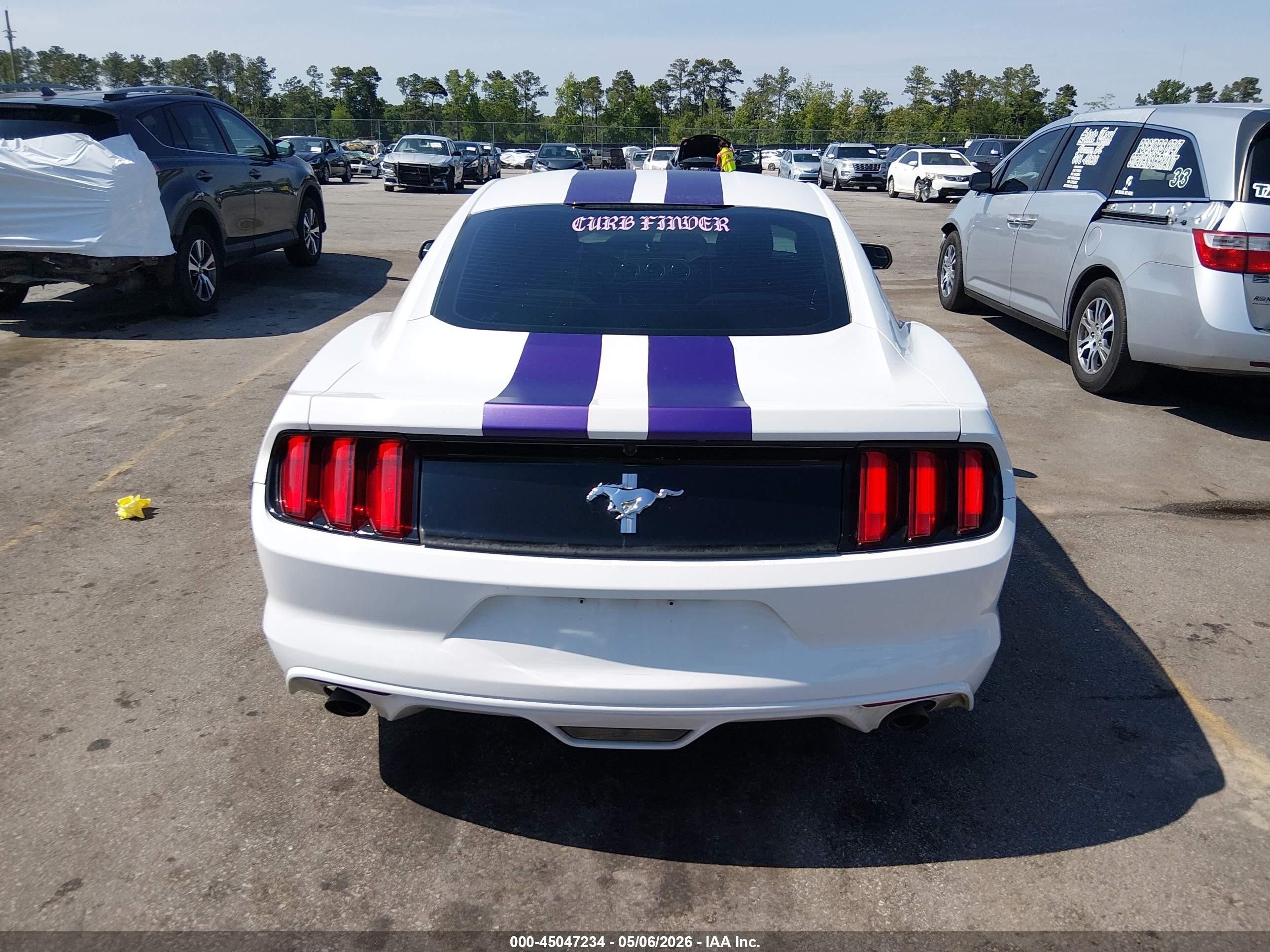 2015 Ford Mustang V6 White vin: 1FA6P8AM9F5402221