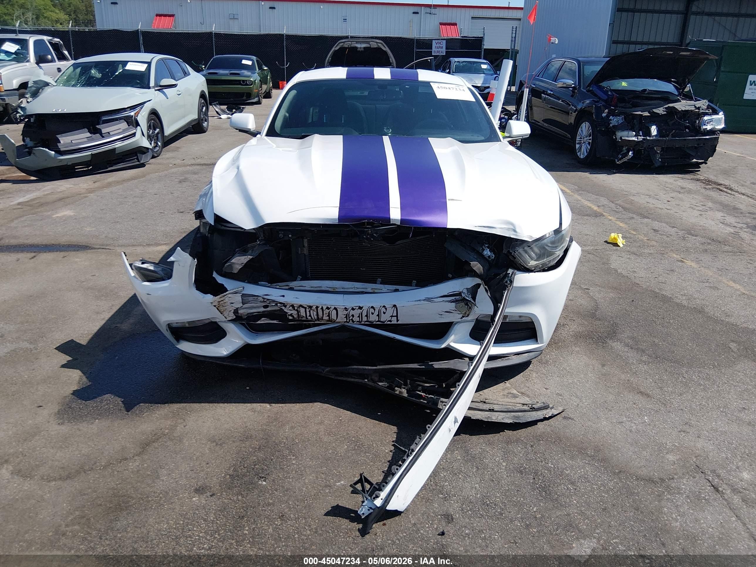 2015 Ford Mustang V6 White vin: 1FA6P8AM9F5402221