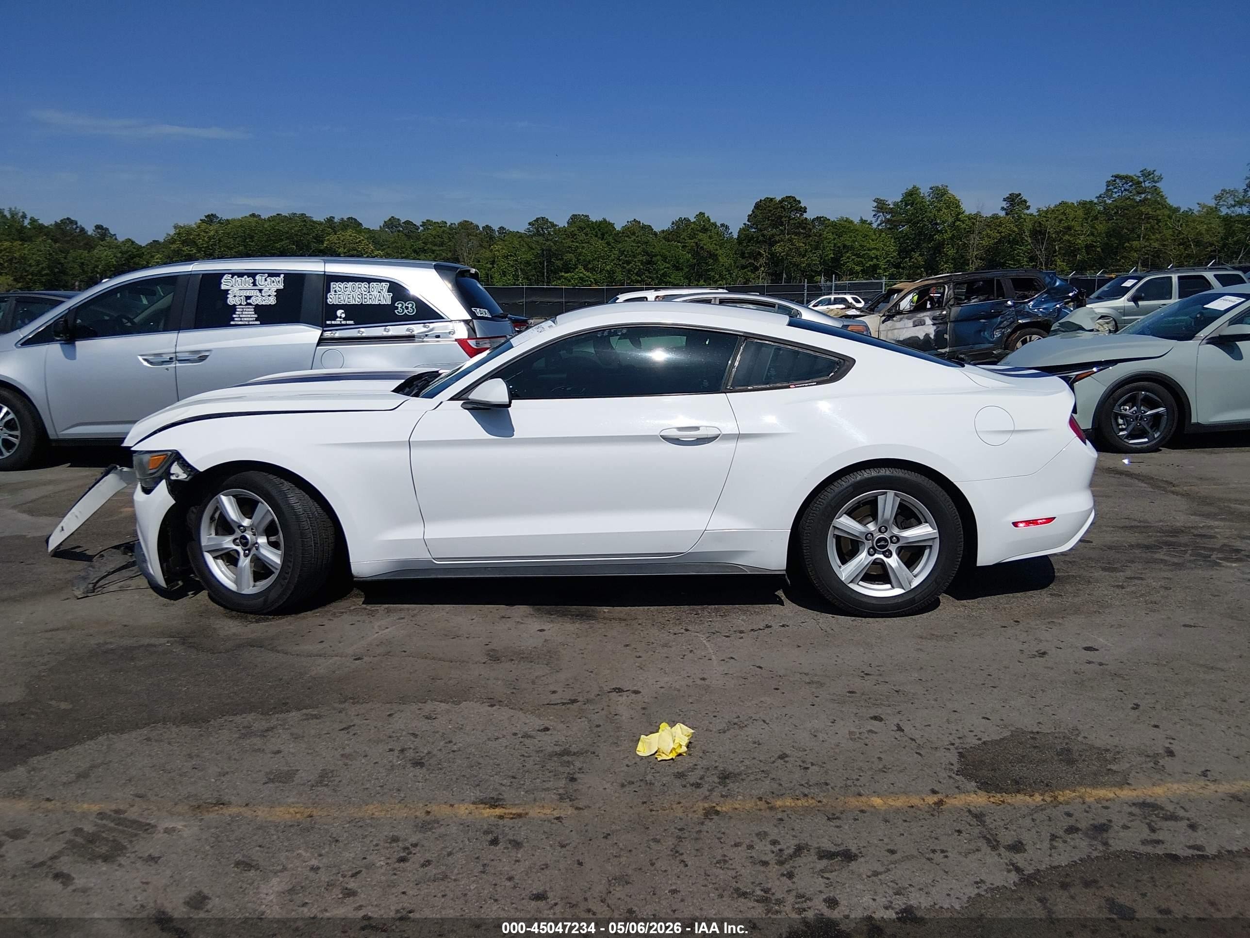 2015 Ford Mustang V6 White vin: 1FA6P8AM9F5402221
