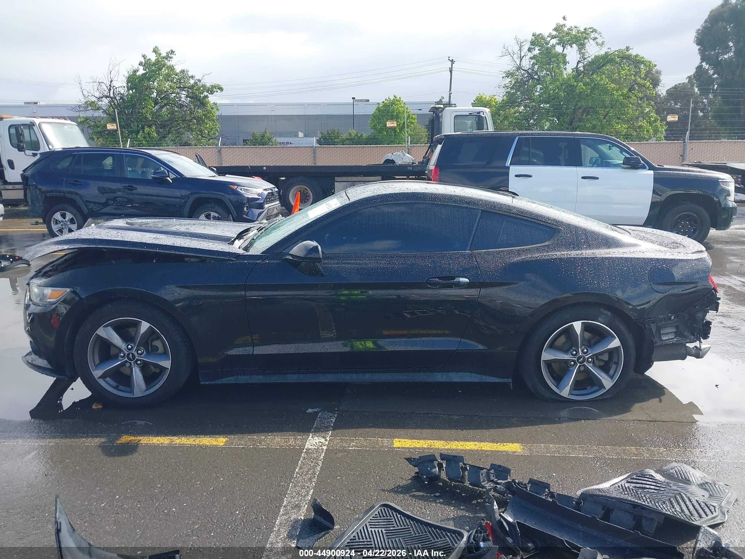 2015 Ford Mustang V6 Black vin: 1FA6P8AM9F5409055