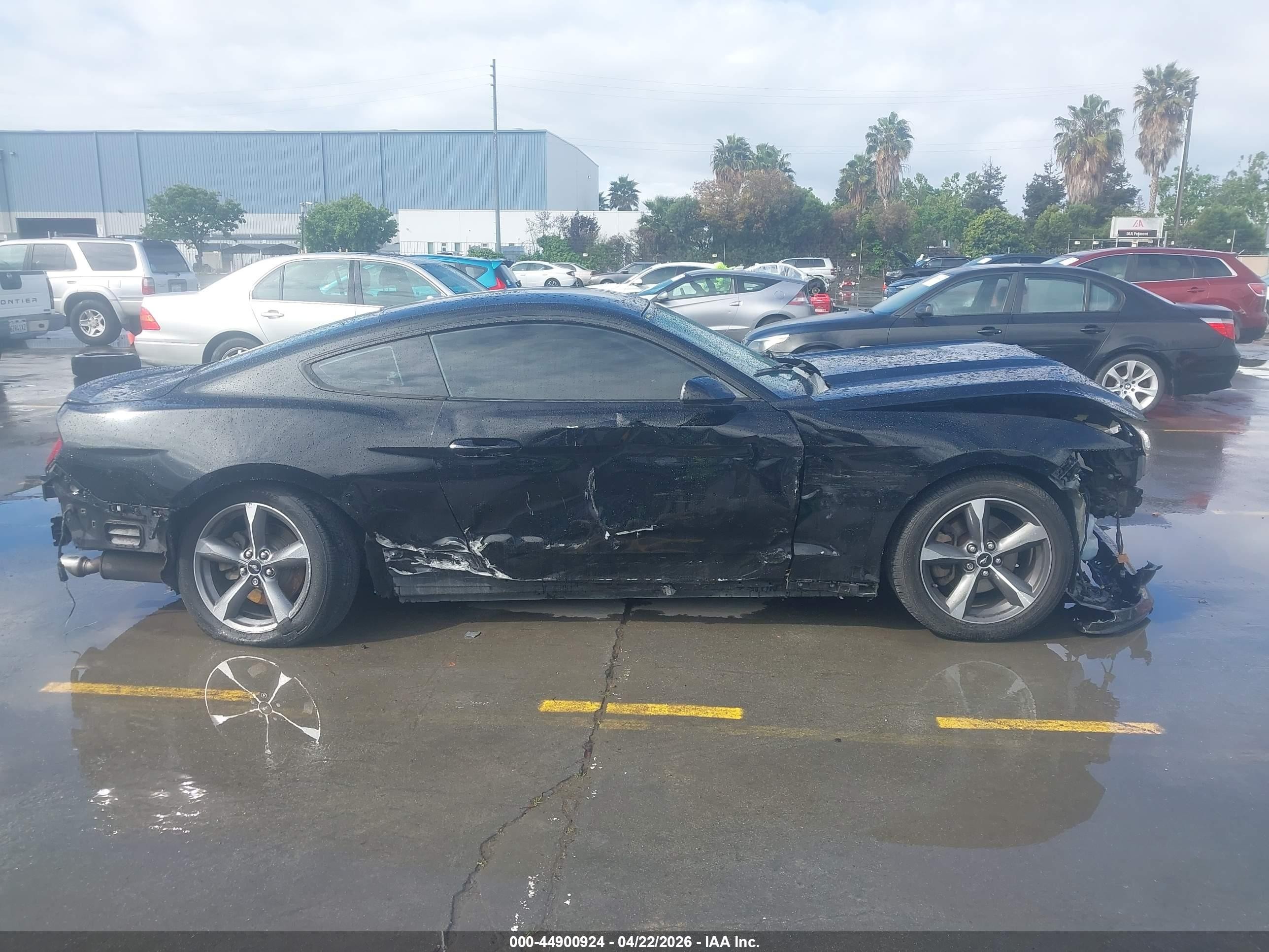 2015 Ford Mustang V6 Black vin: 1FA6P8AM9F5409055
