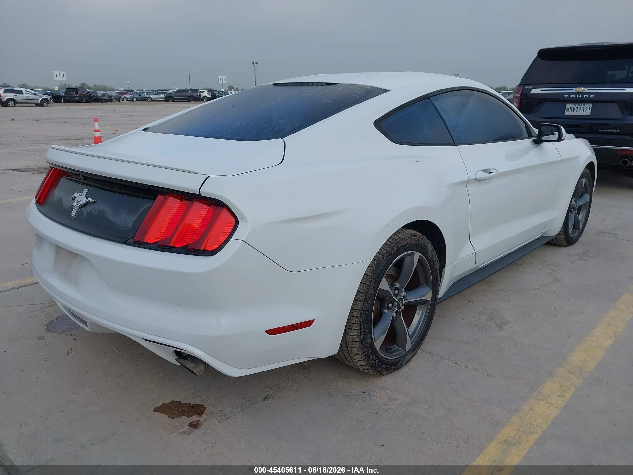 2015 Ford Mustang V6 White vin: 1FA6P8AMXF5322166