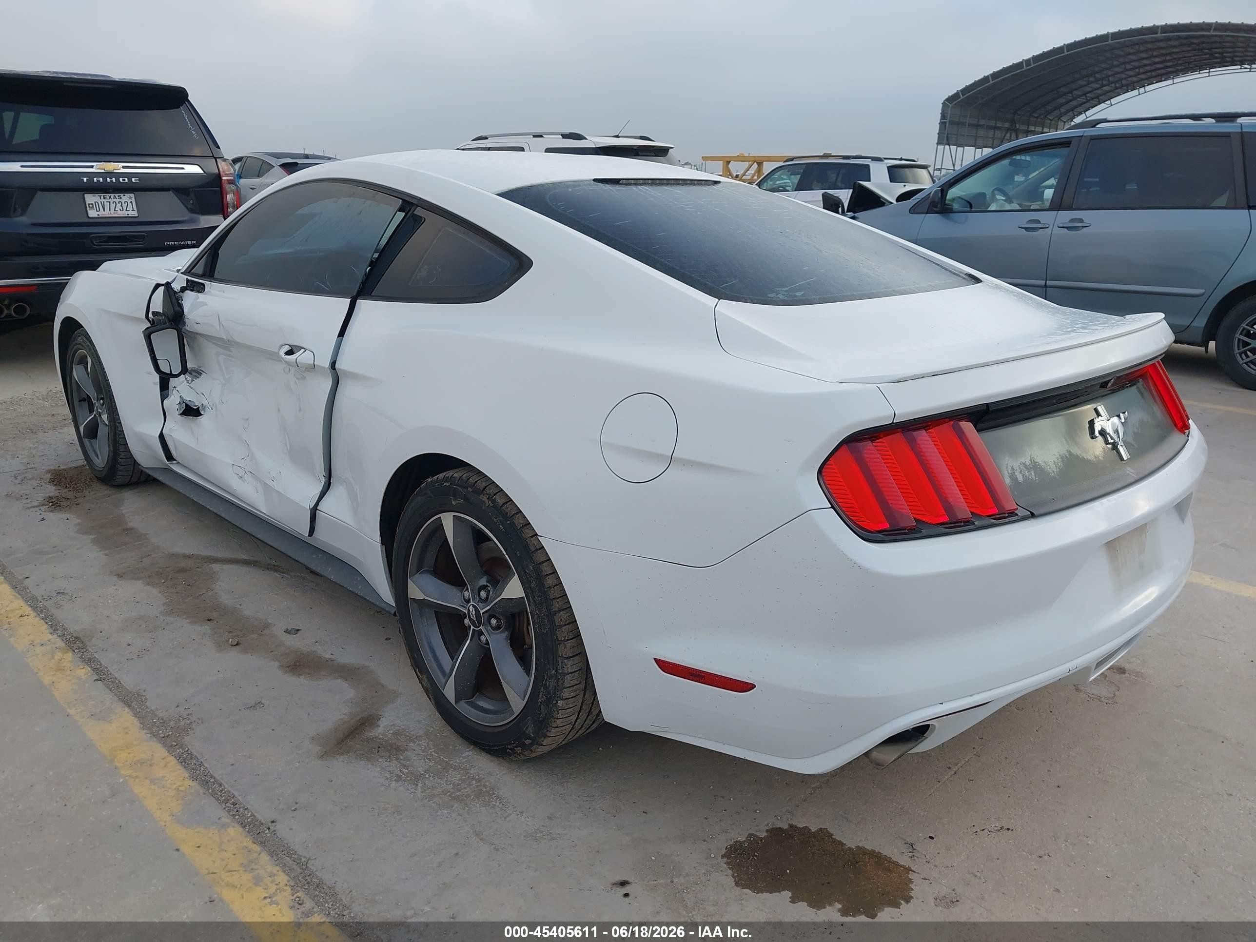 2015 Ford Mustang V6 White vin: 1FA6P8AMXF5322166