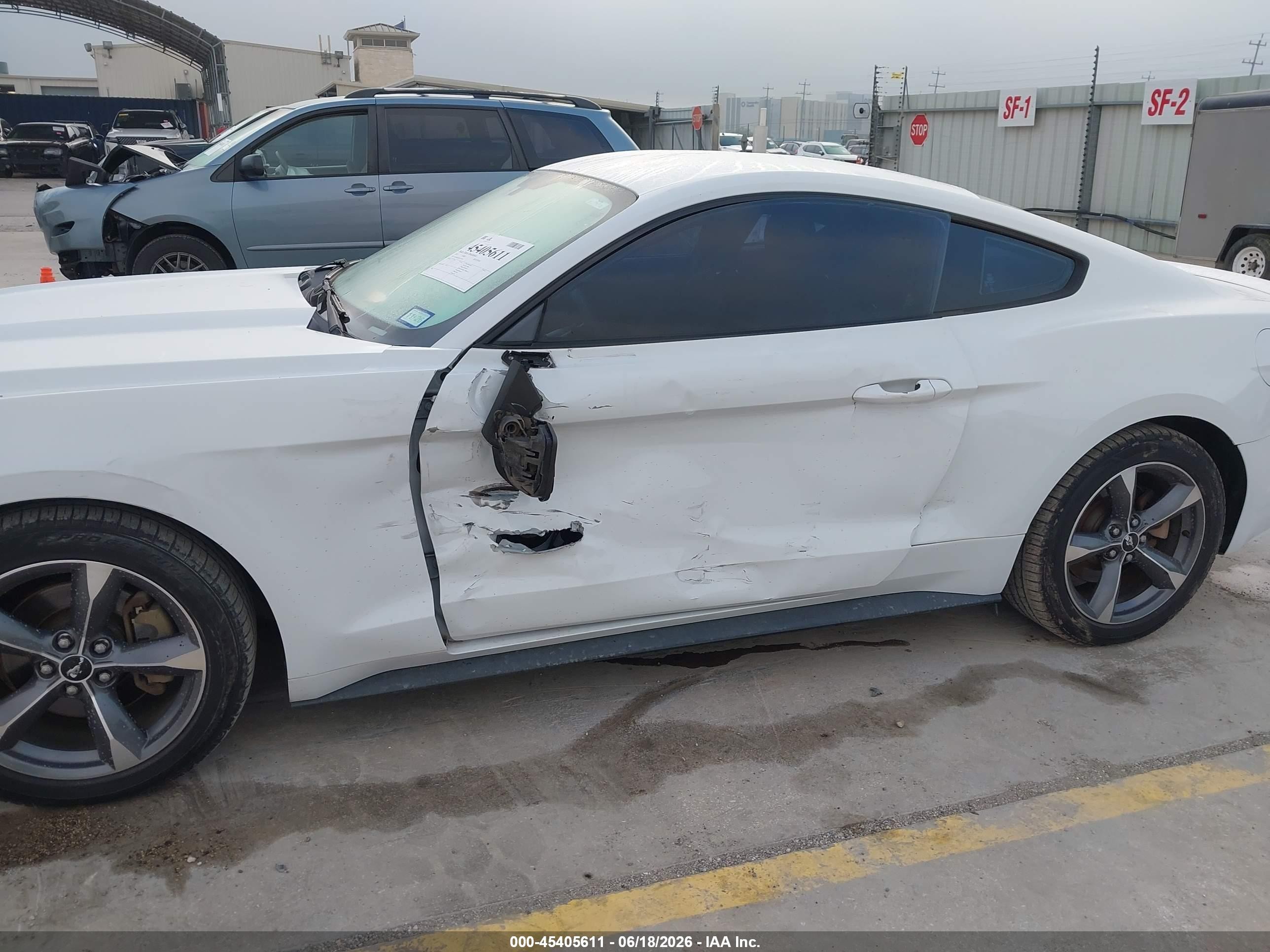 2015 Ford Mustang V6 White vin: 1FA6P8AMXF5322166