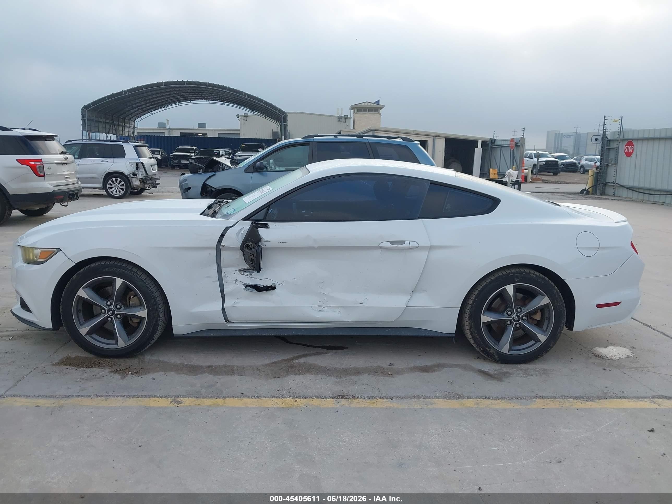 2015 Ford Mustang V6 White vin: 1FA6P8AMXF5322166
