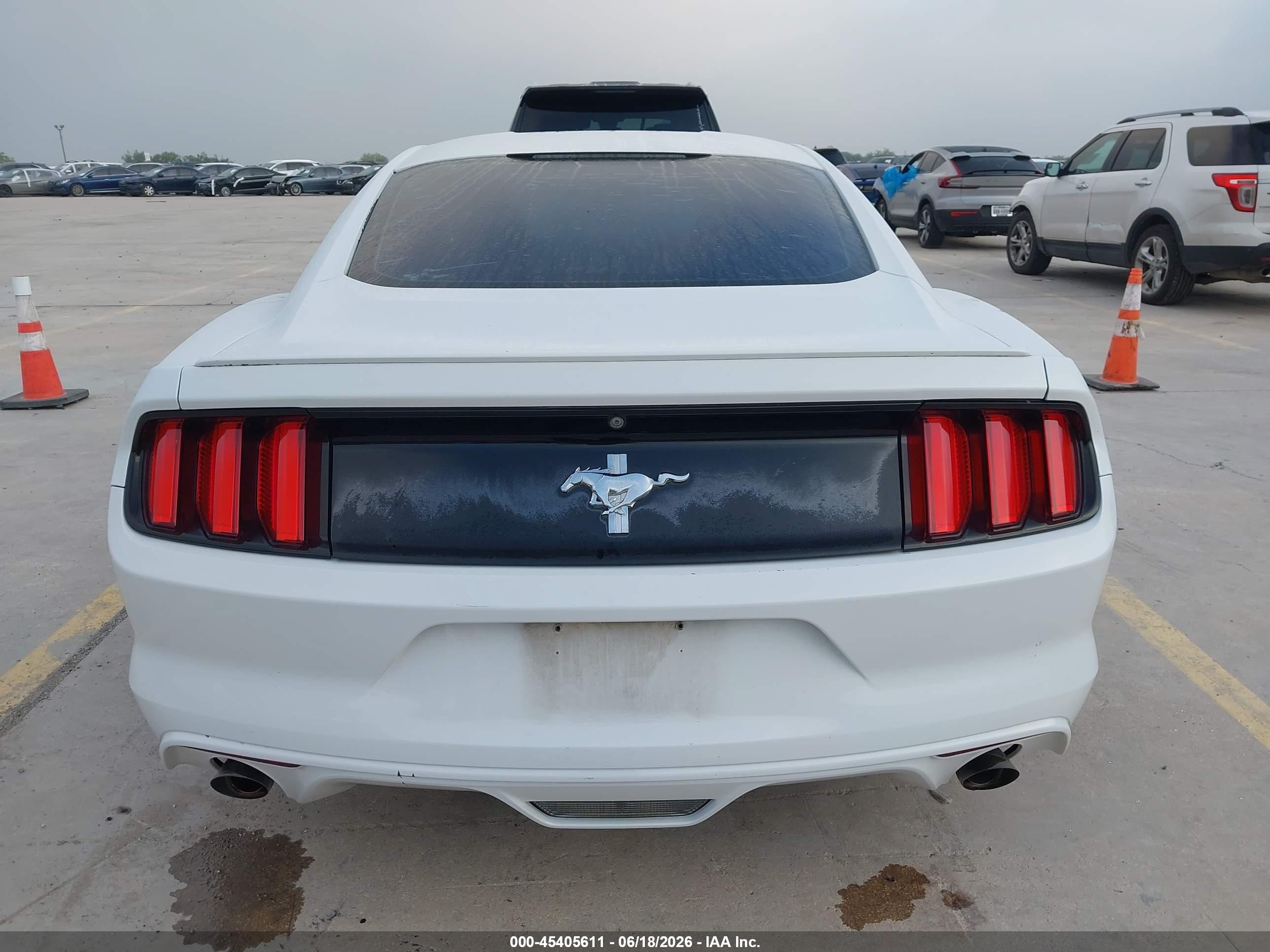 2015 Ford Mustang V6 White vin: 1FA6P8AMXF5322166