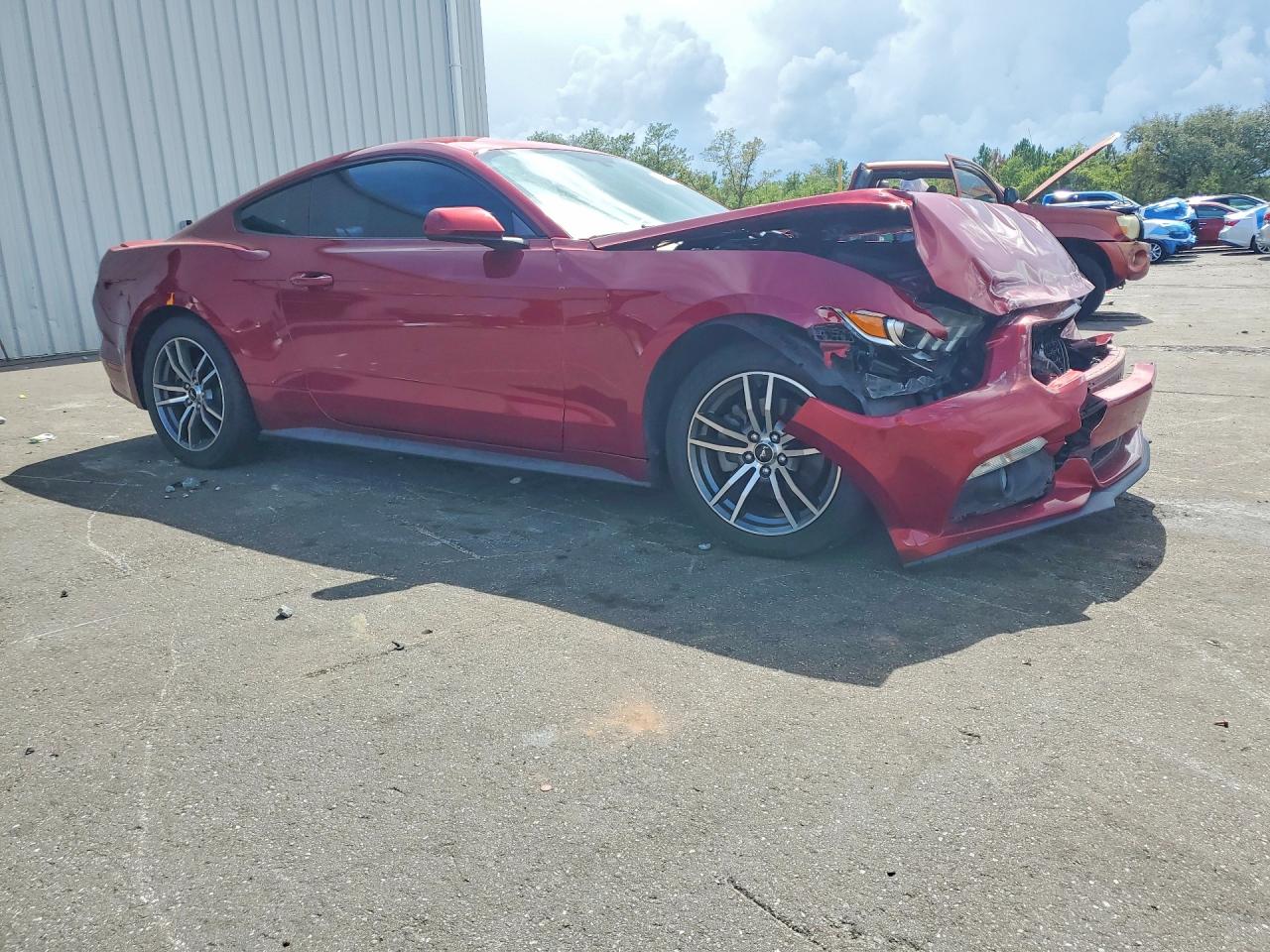 2015 Ford Mustang Red vin: 1FA6P8AMXF5346662