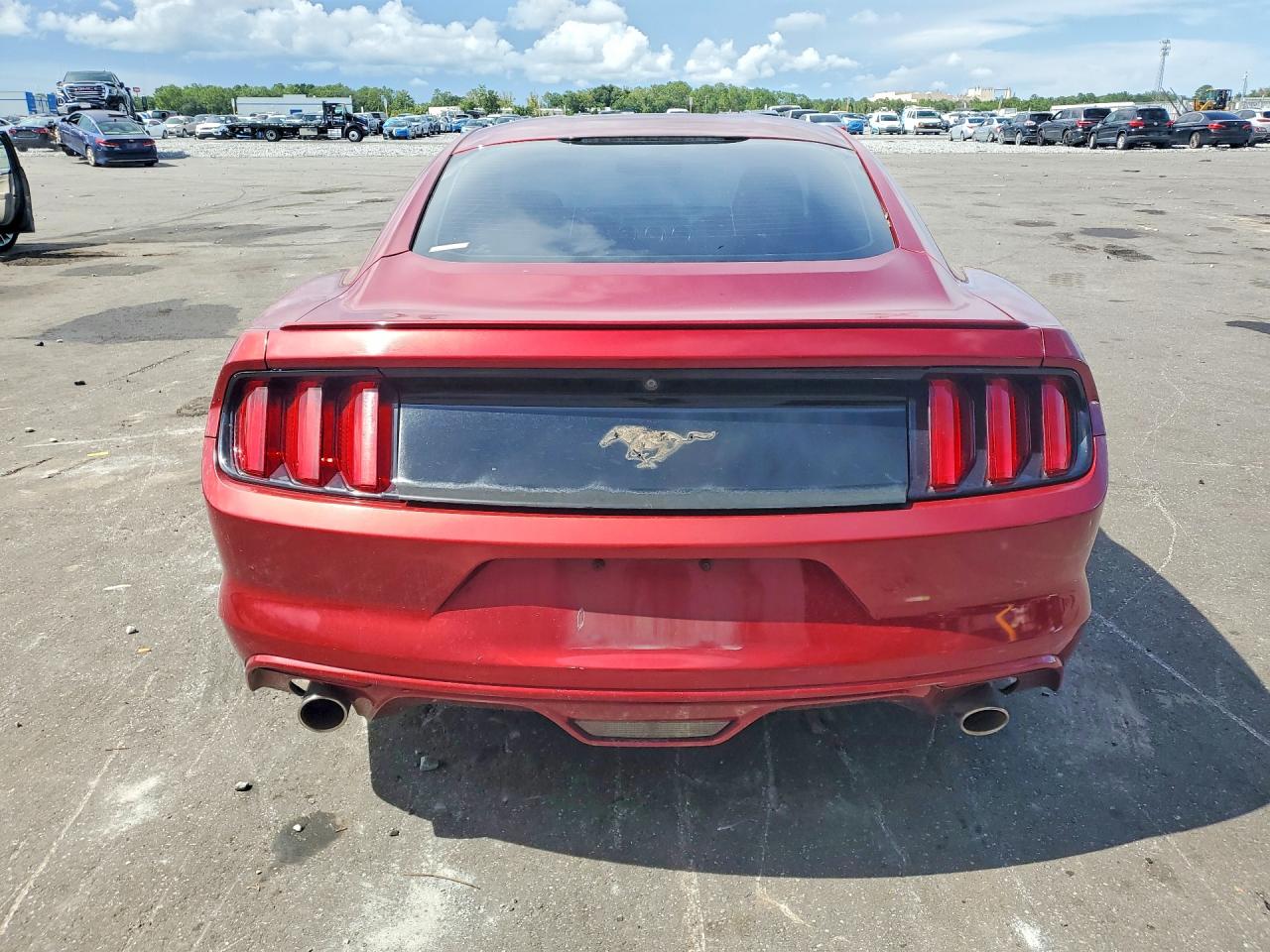 2015 Ford Mustang Red vin: 1FA6P8AMXF5346662
