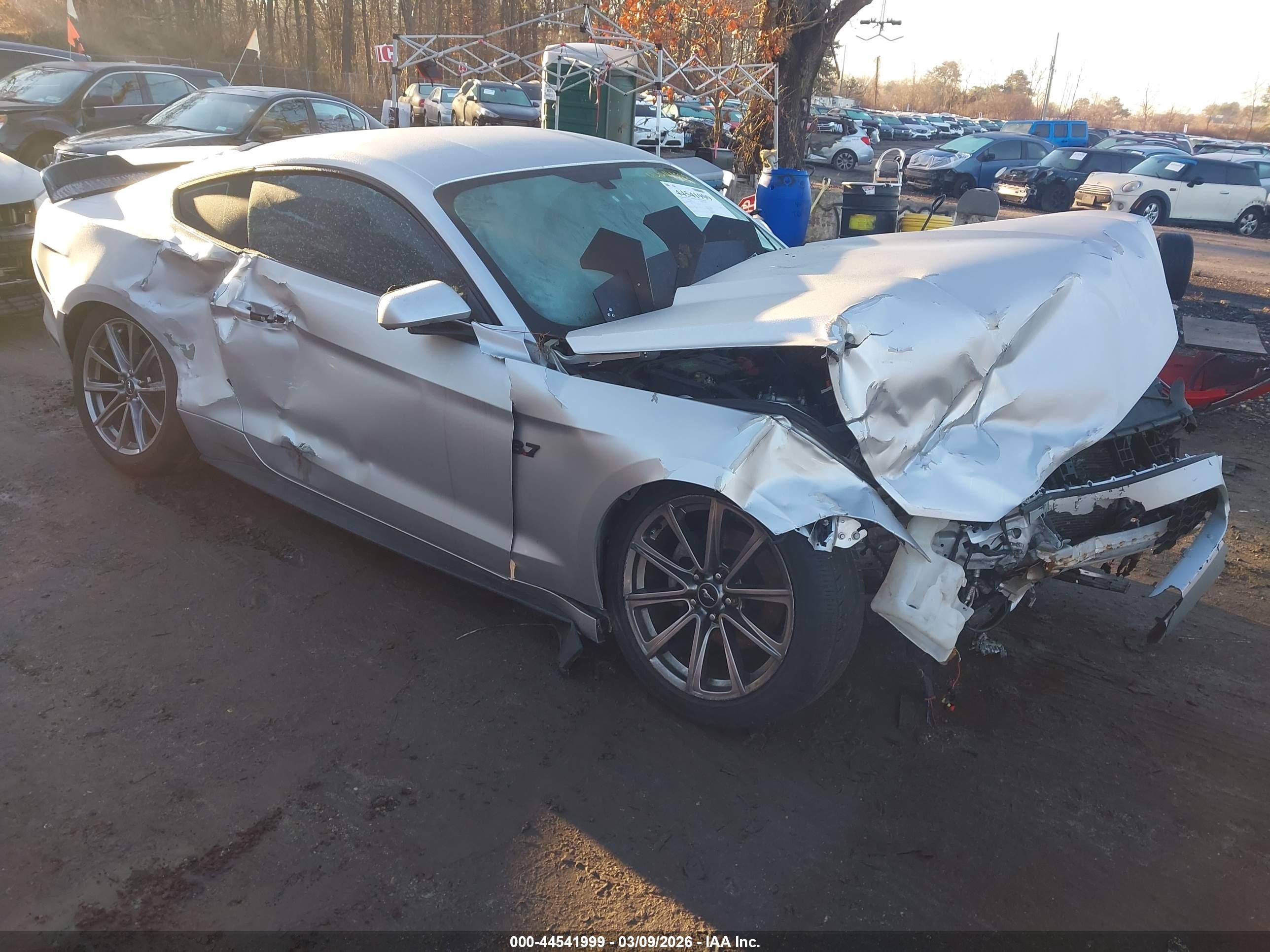 2015 Ford Mustang V6 Silver vin: 1FA6P8AMXF5352512