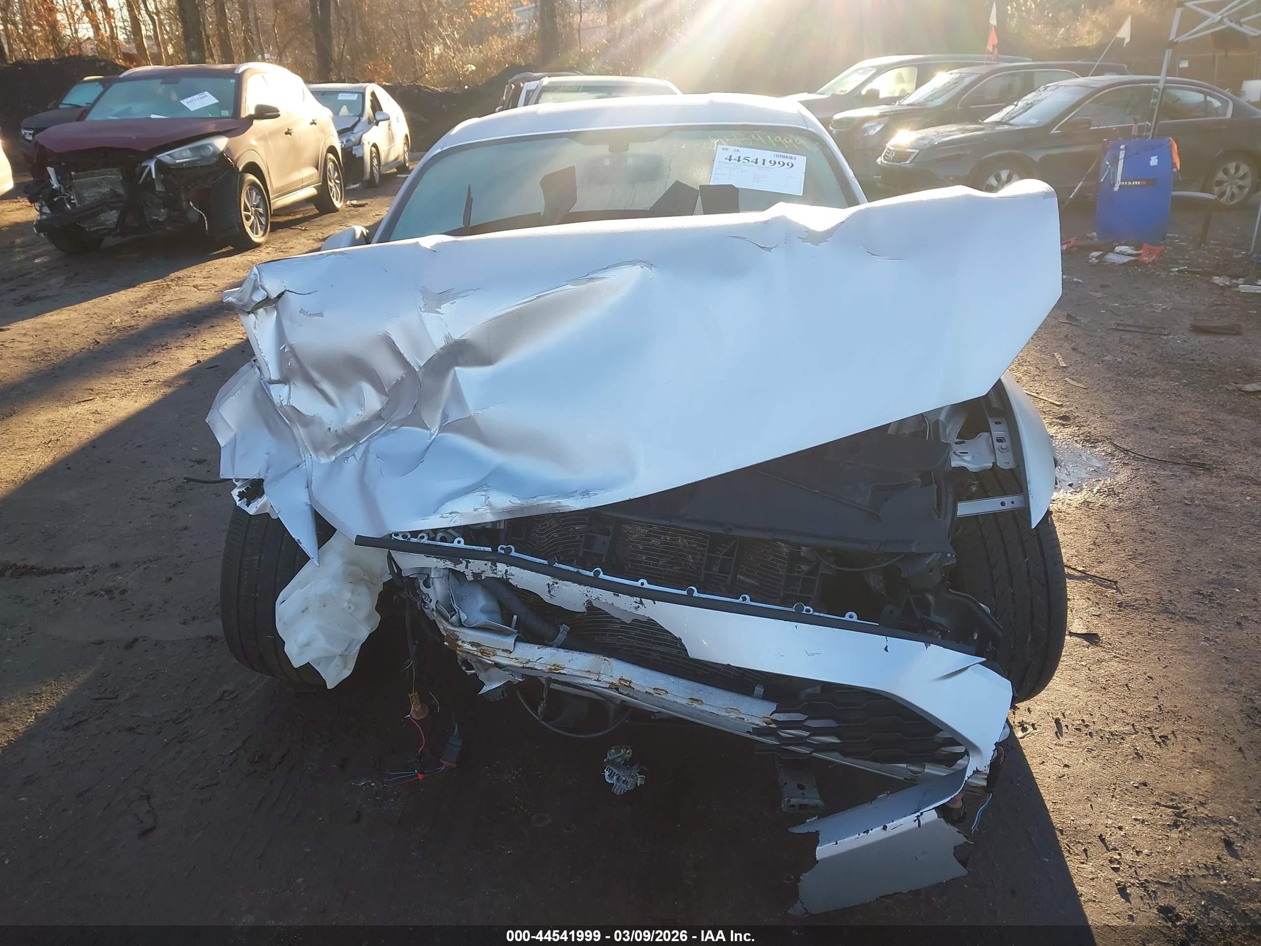 2015 Ford Mustang V6 Silver vin: 1FA6P8AMXF5352512