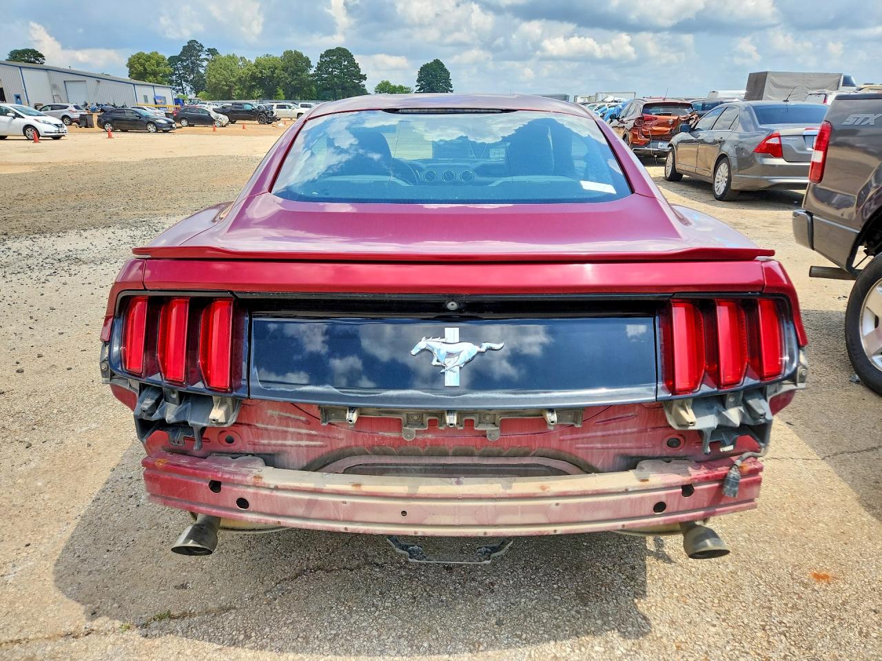 2015 Ford Mustang Red vin: 1FA6P8AMXF5399846