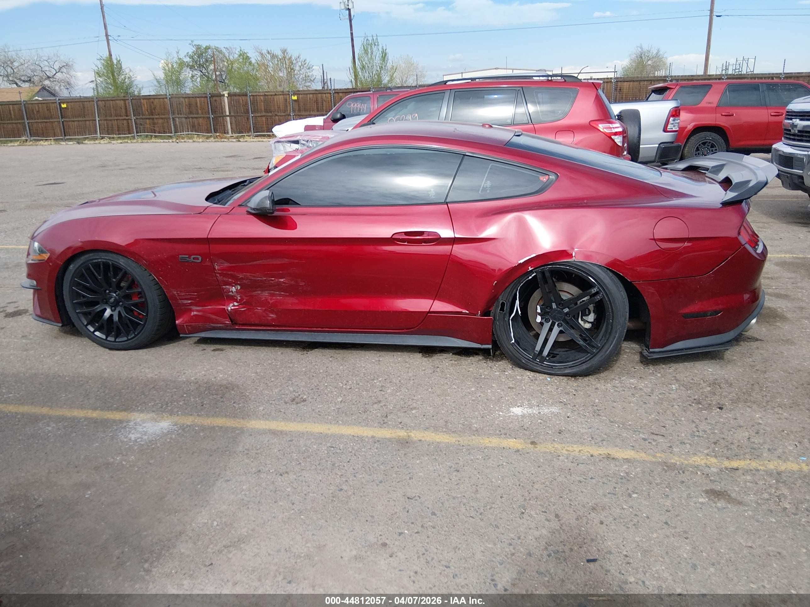 2019 Ford Mustang Gt Premium Red vin: 1FA6P8CF0K5185960