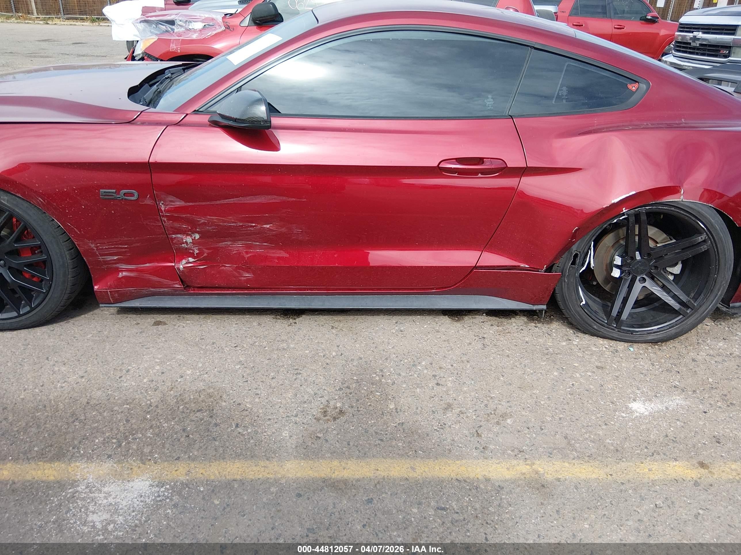 2019 Ford Mustang Gt Premium Red vin: 1FA6P8CF0K5185960