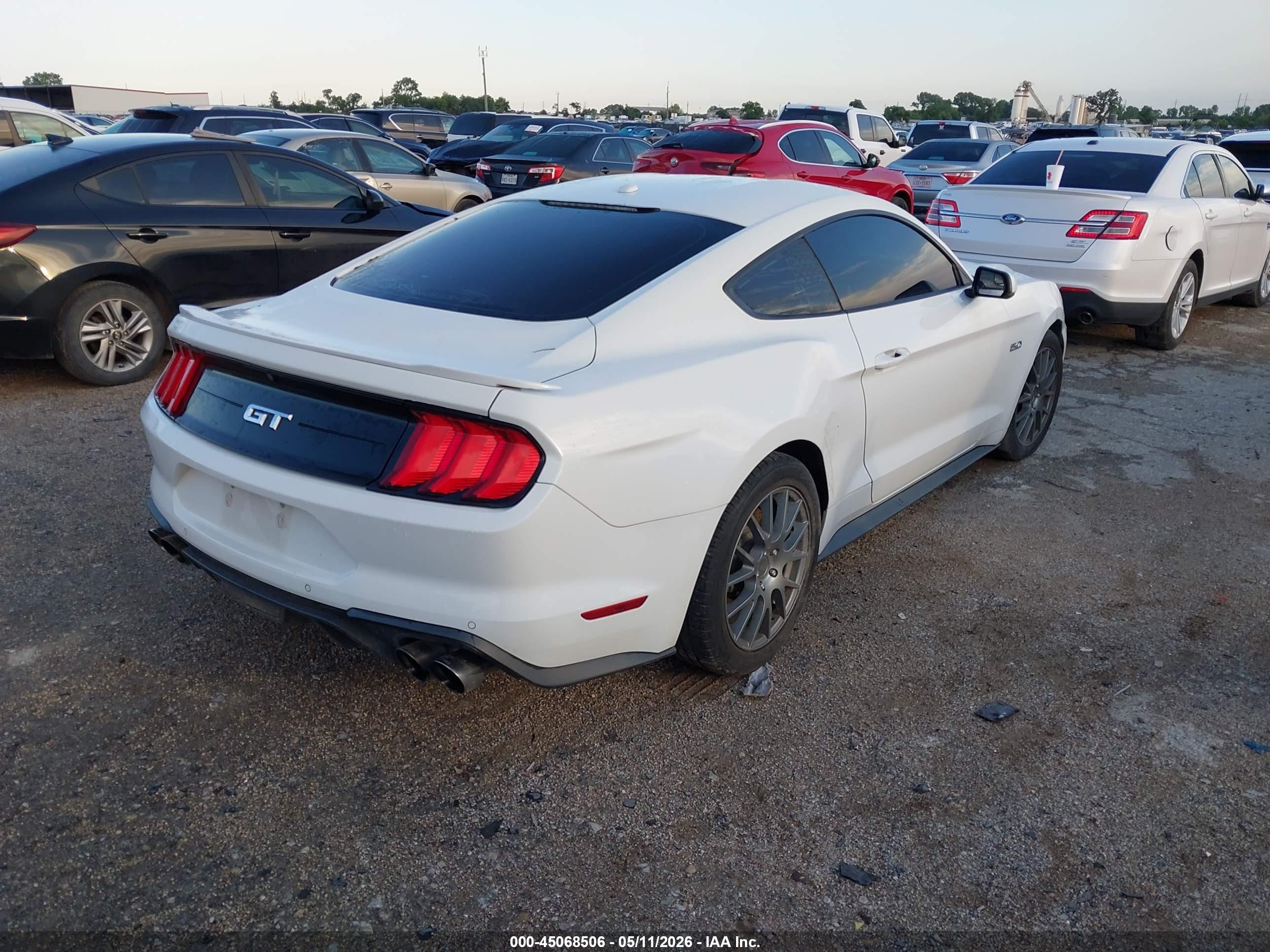 2018 Ford Mustang Gt Premium White vin: 1FA6P8CF2J5136340