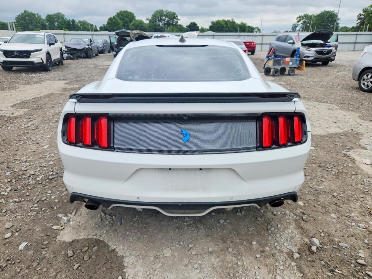 2015 Ford Mustang White vin: 1FA6P8CF3F5362328