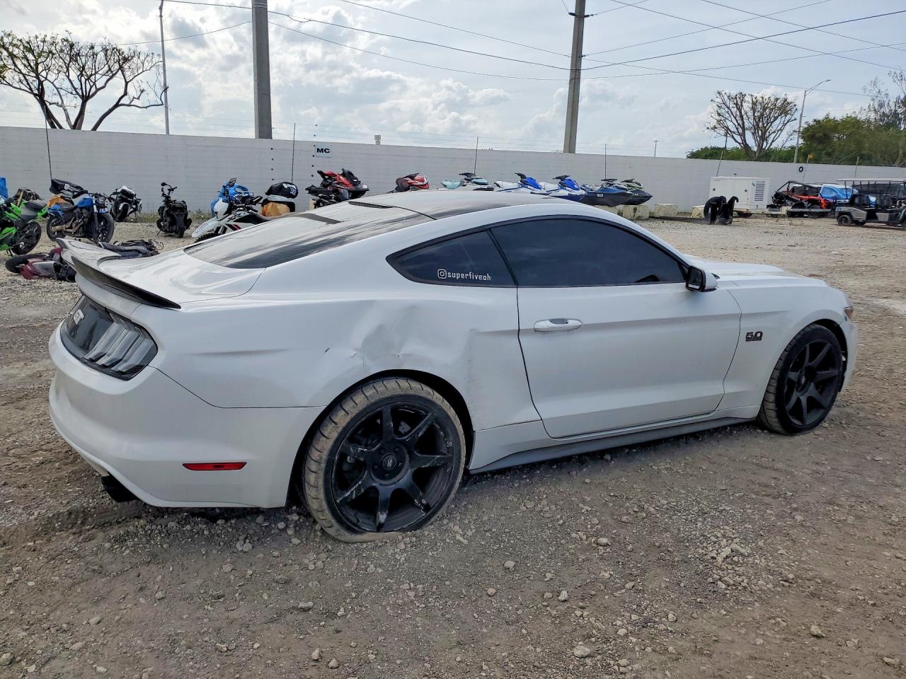 2015 Ford Mustang Gt White vin: 1FA6P8CF3F5434290