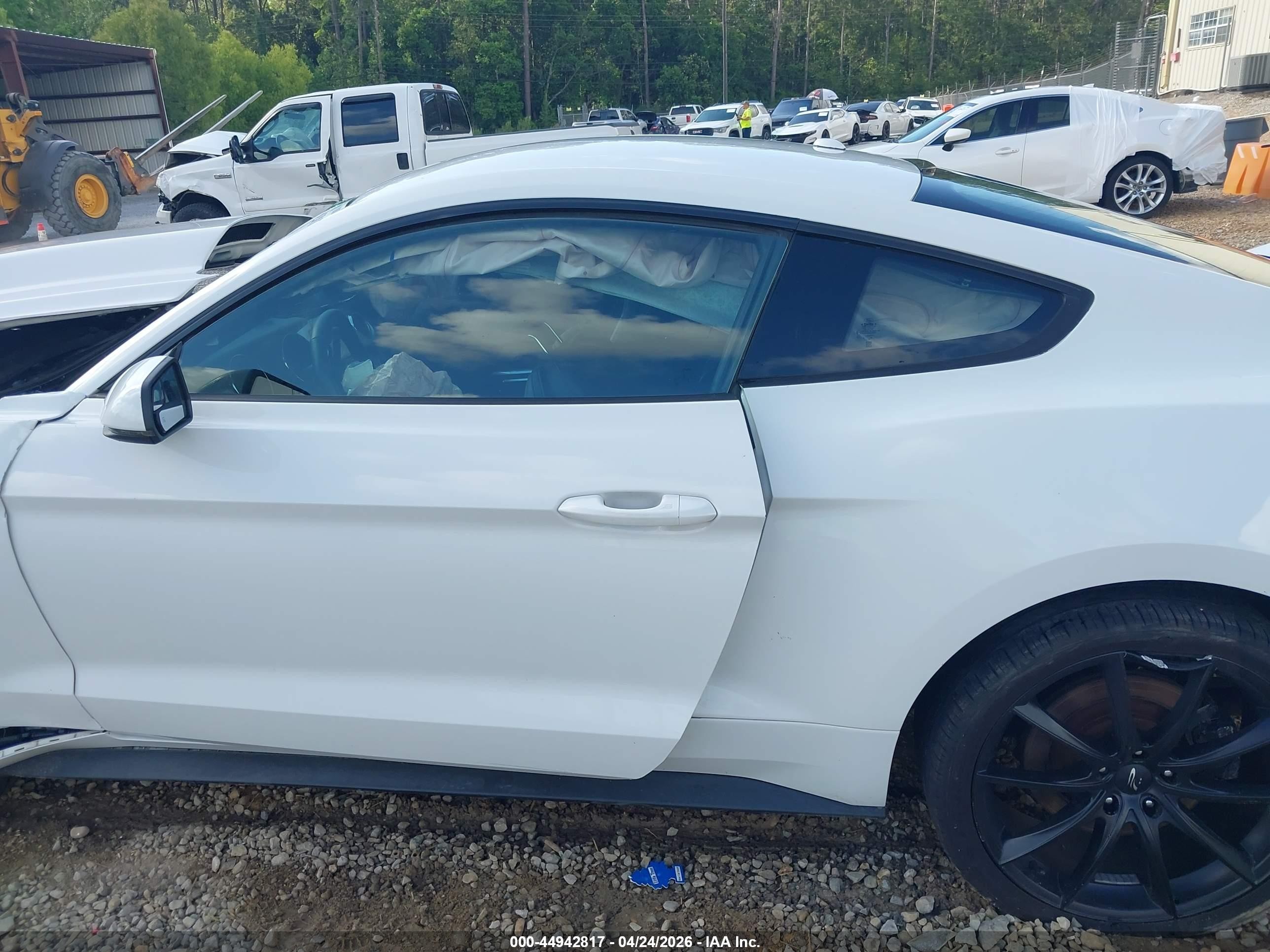 2015 Ford Mustang Gt Premium Белый vin: 1FA6P8CF8F5408753