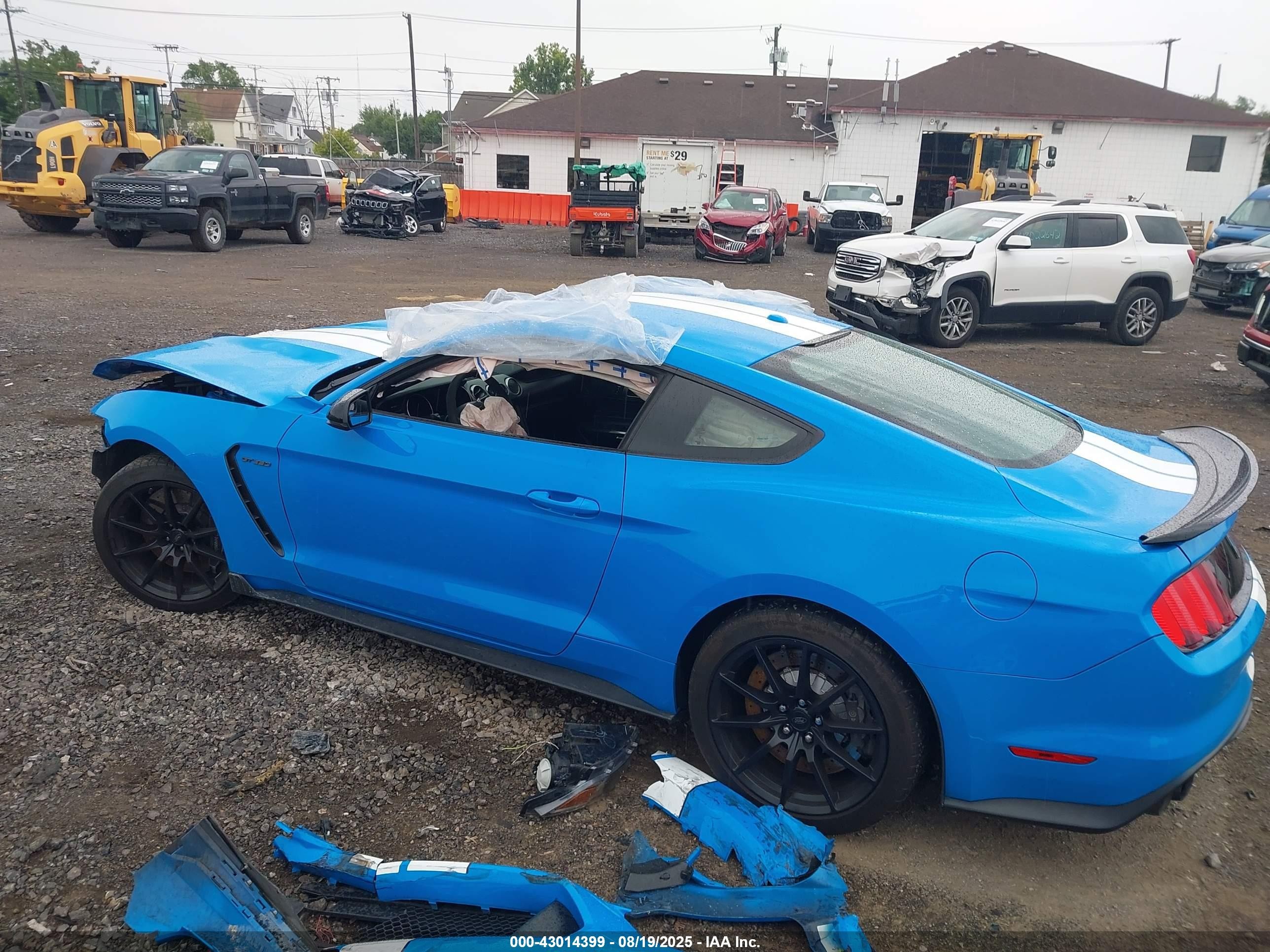 2017 Ford Shelby Gt350   Blue vin: 1FA6P8JZ5H5525299